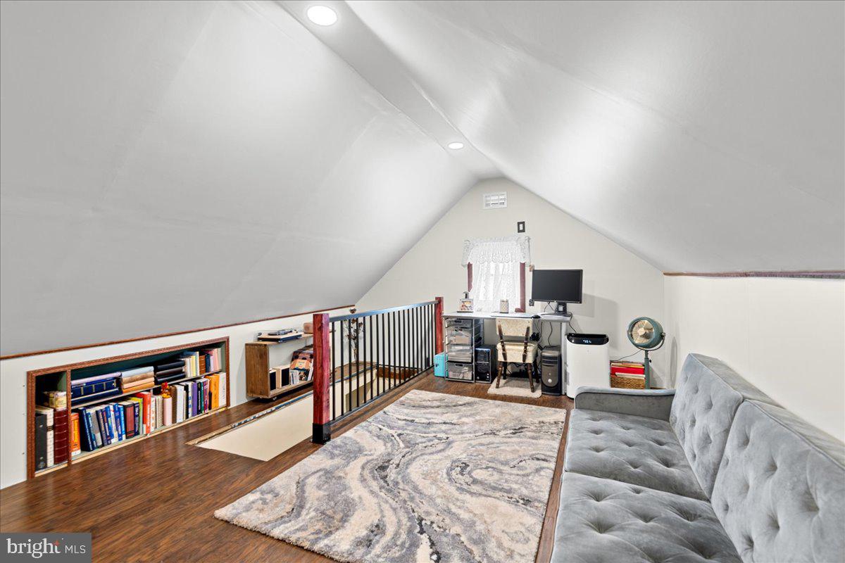 HAGERSTOWN - Residential
