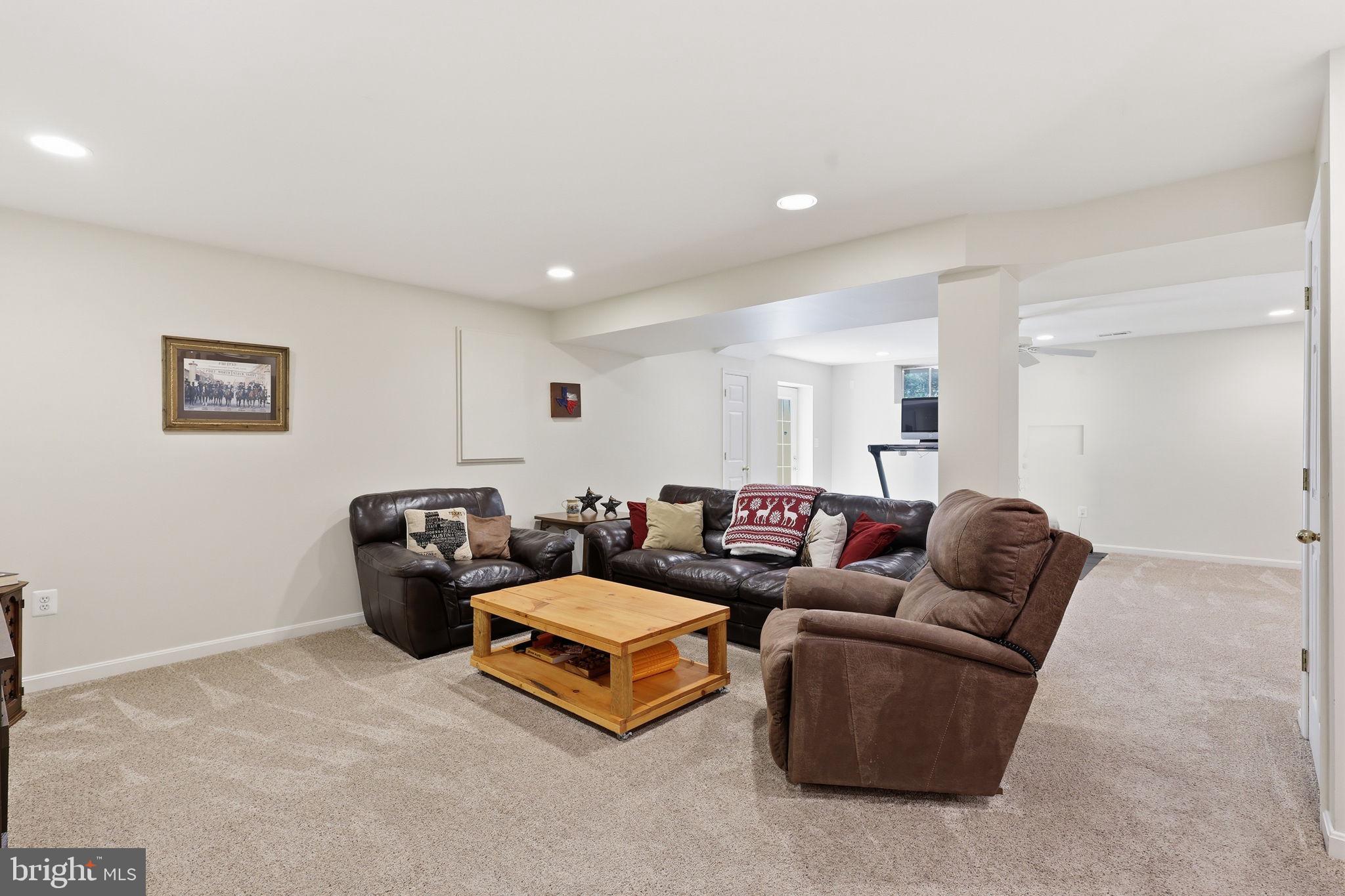 BROADLANDS - Residential