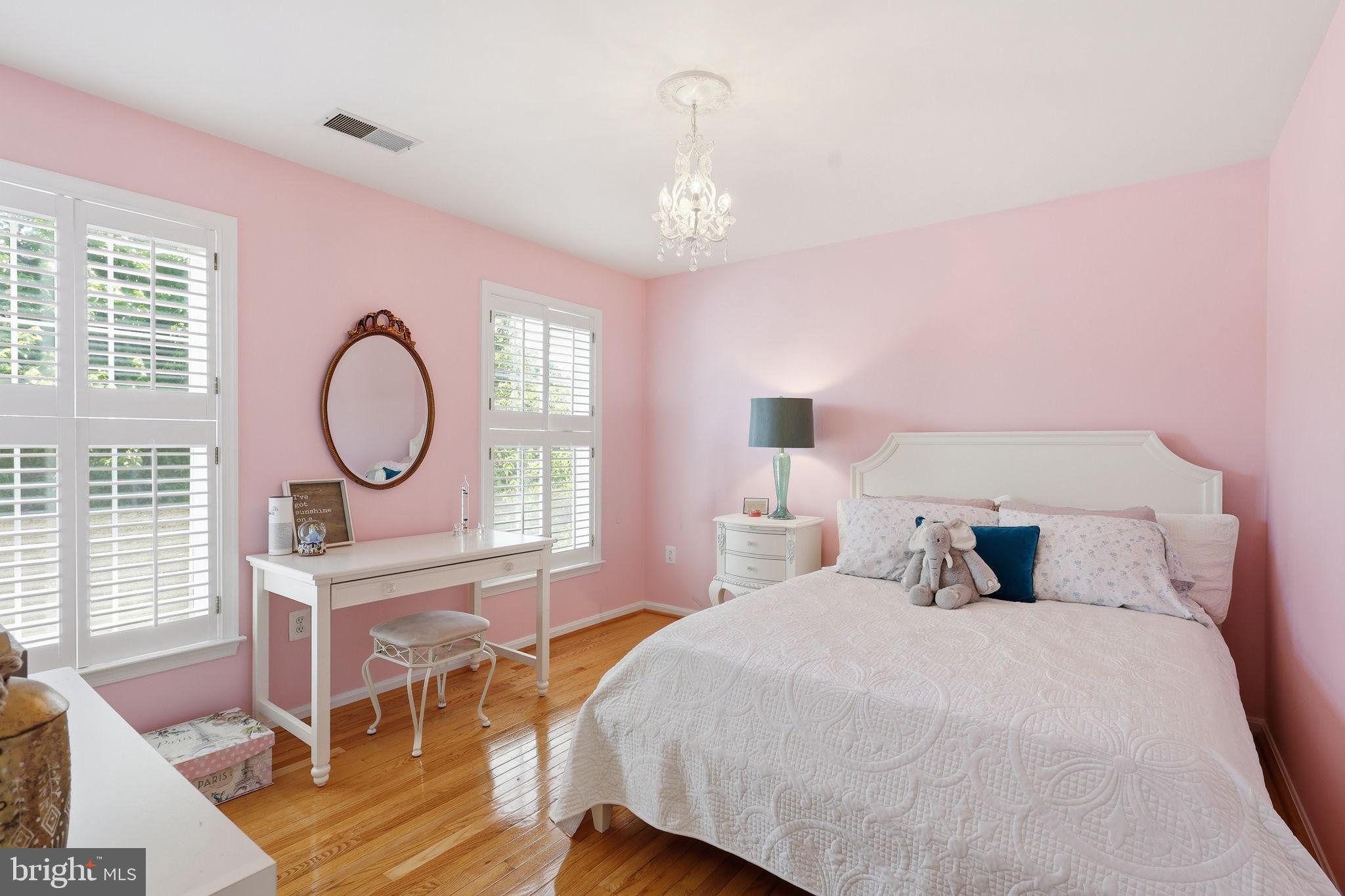 BROADLANDS - Residential
