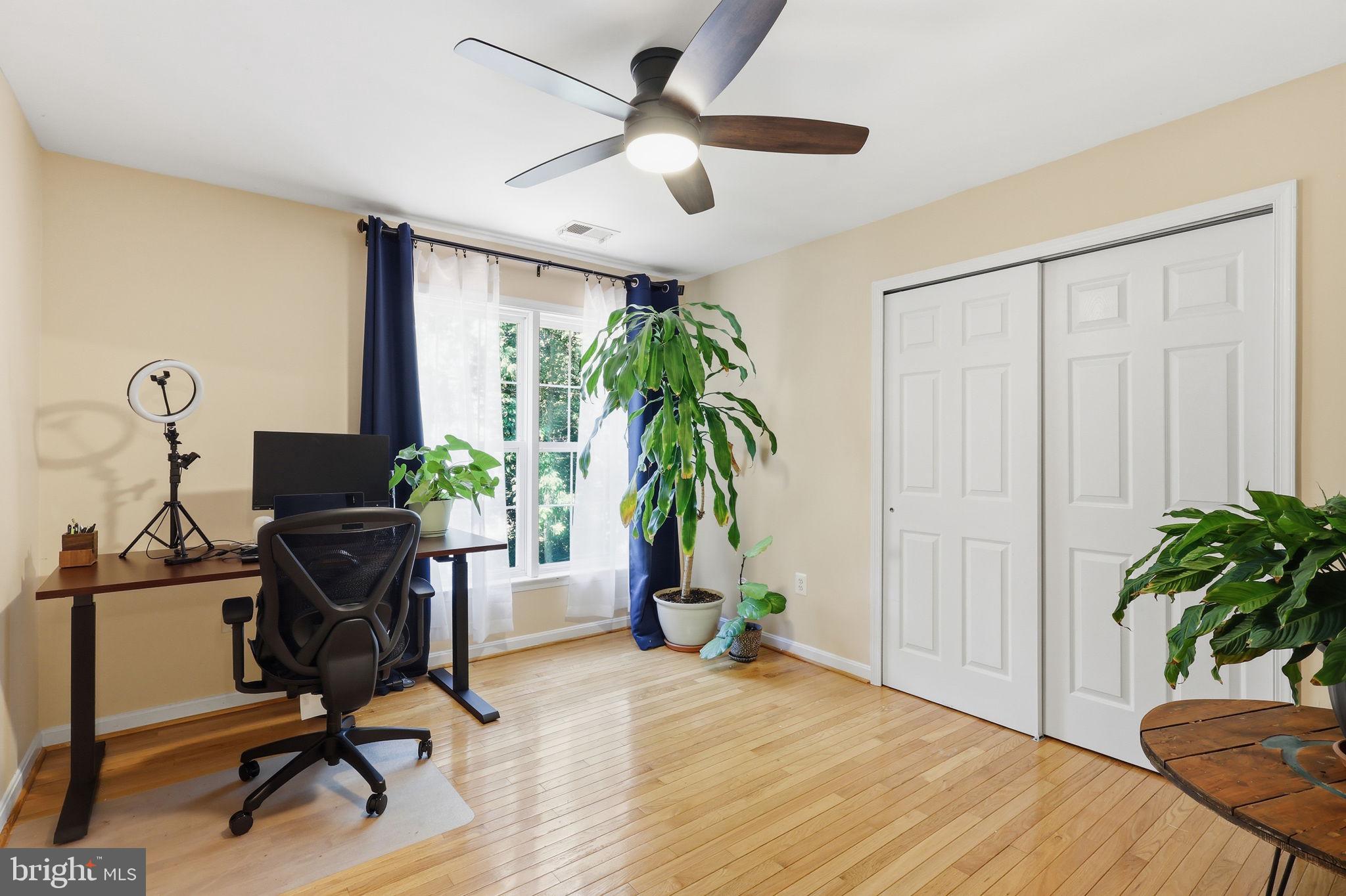 BROADLANDS - Residential