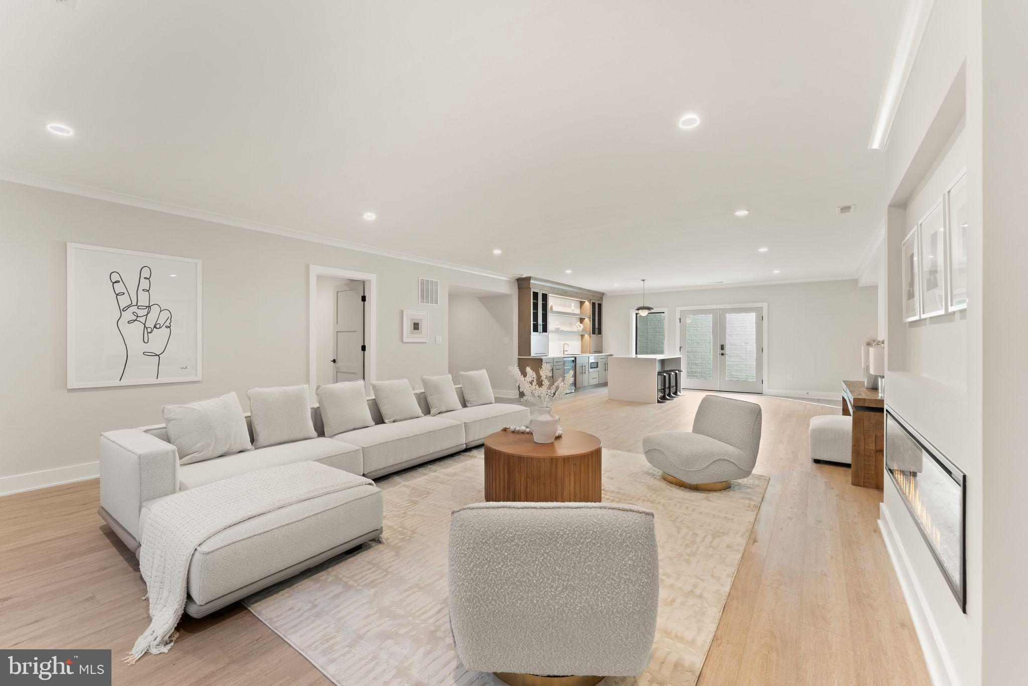 VIENNA WOODS - Residential