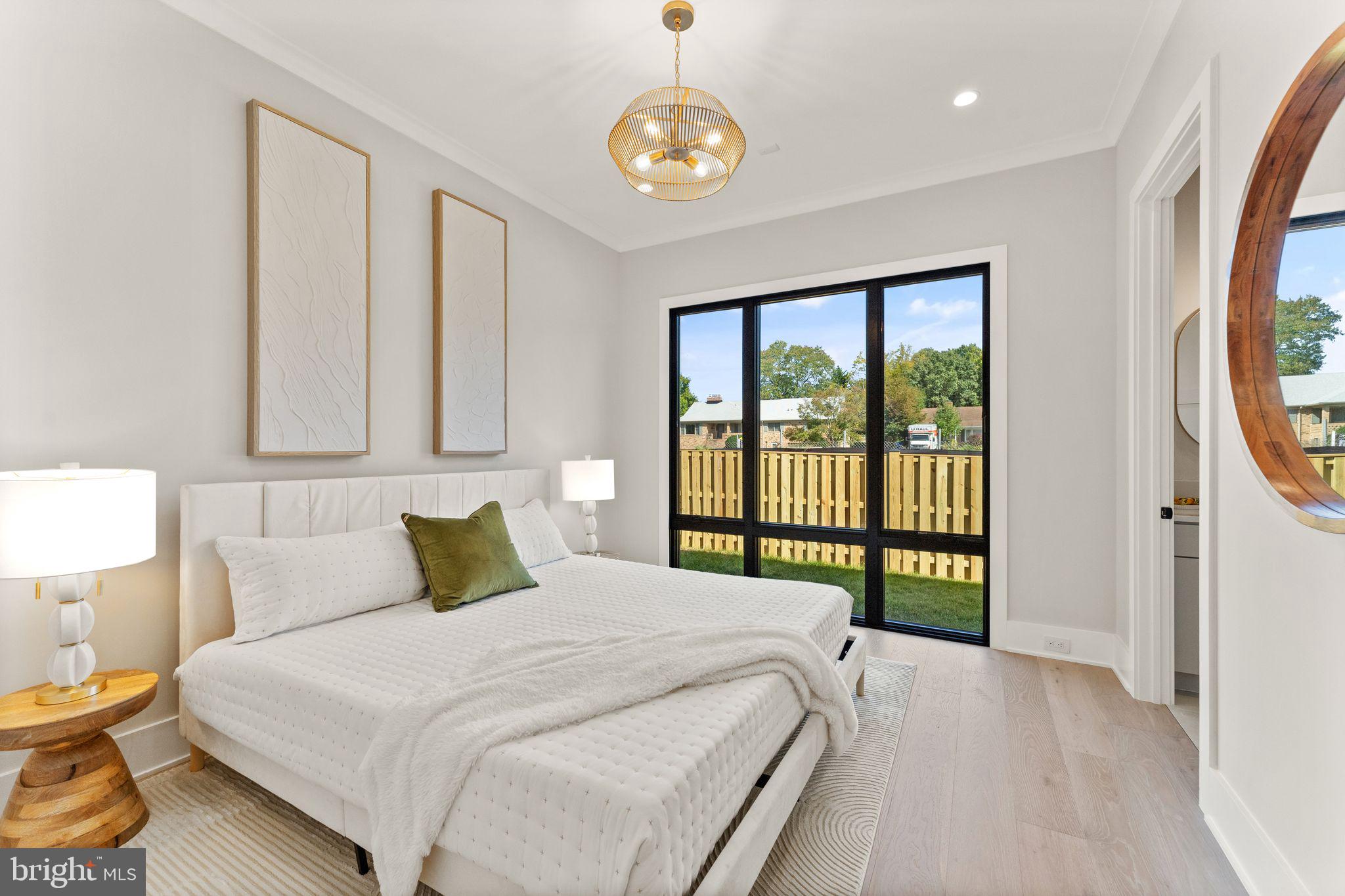 VIENNA WOODS - Residential