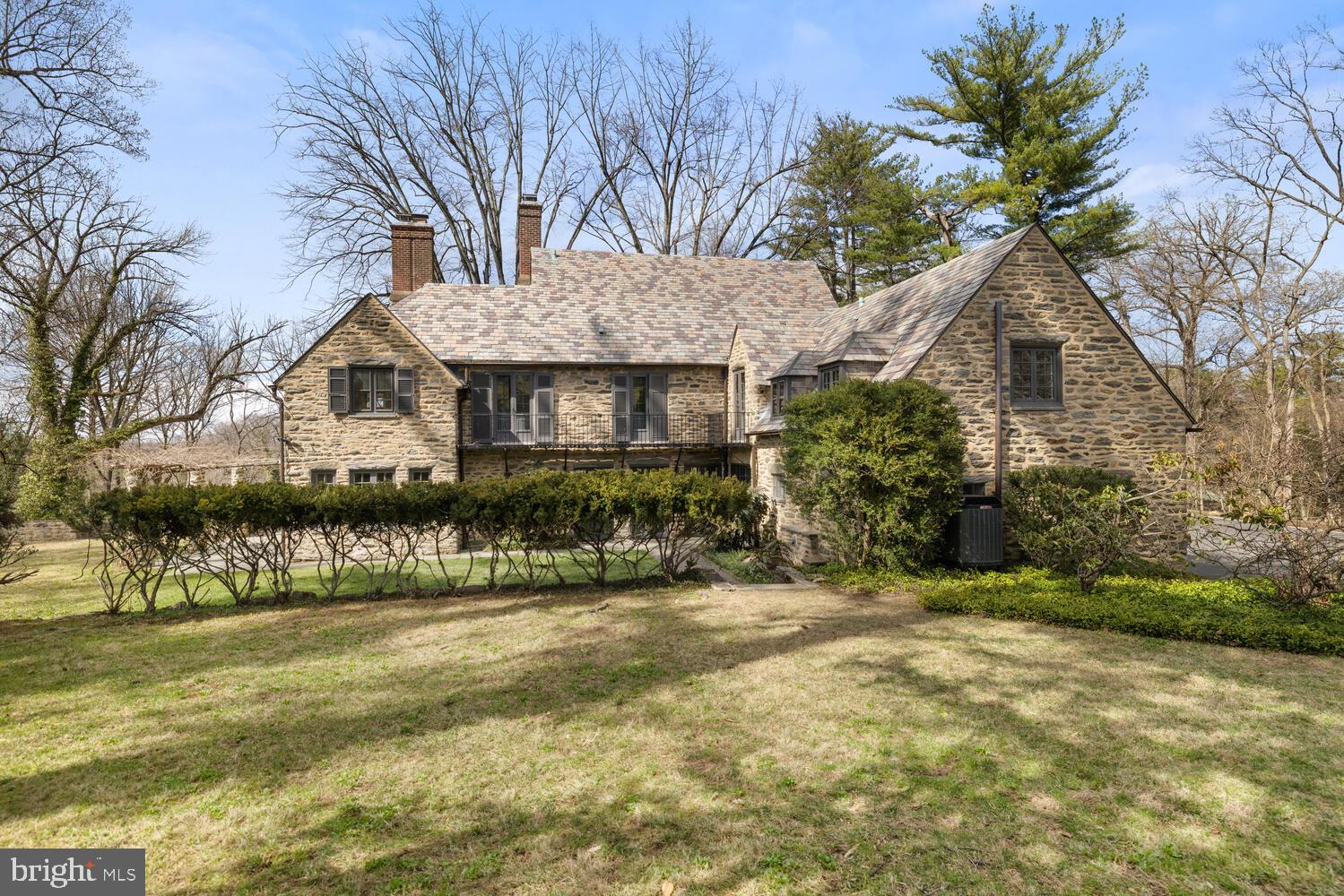 CHESTNUT HILL - Residential