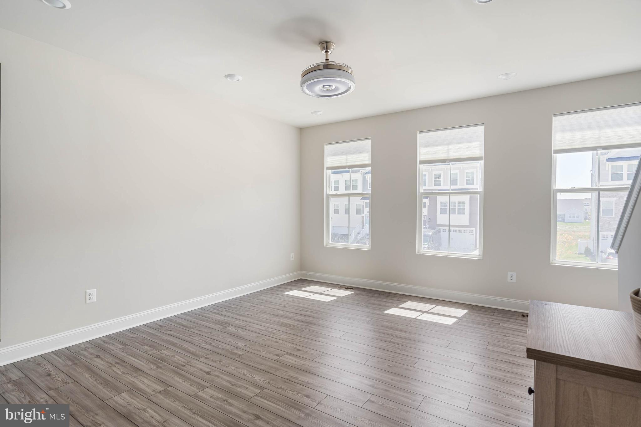 PLANTATION LAKES - Residential Lease