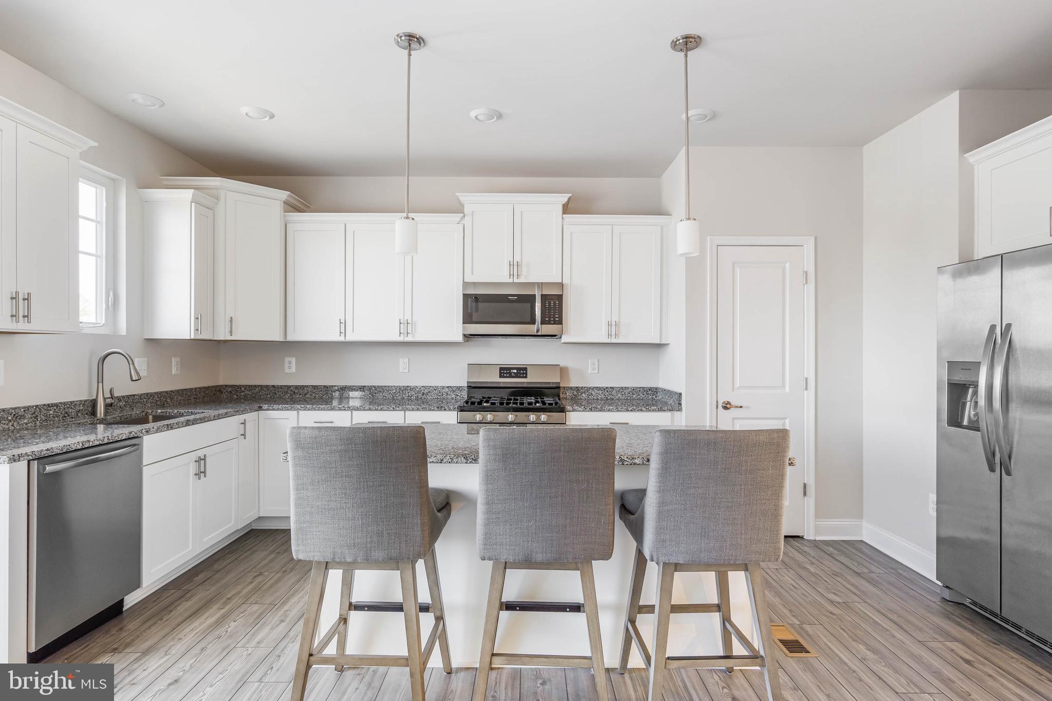 PLANTATION LAKES - Residential Lease