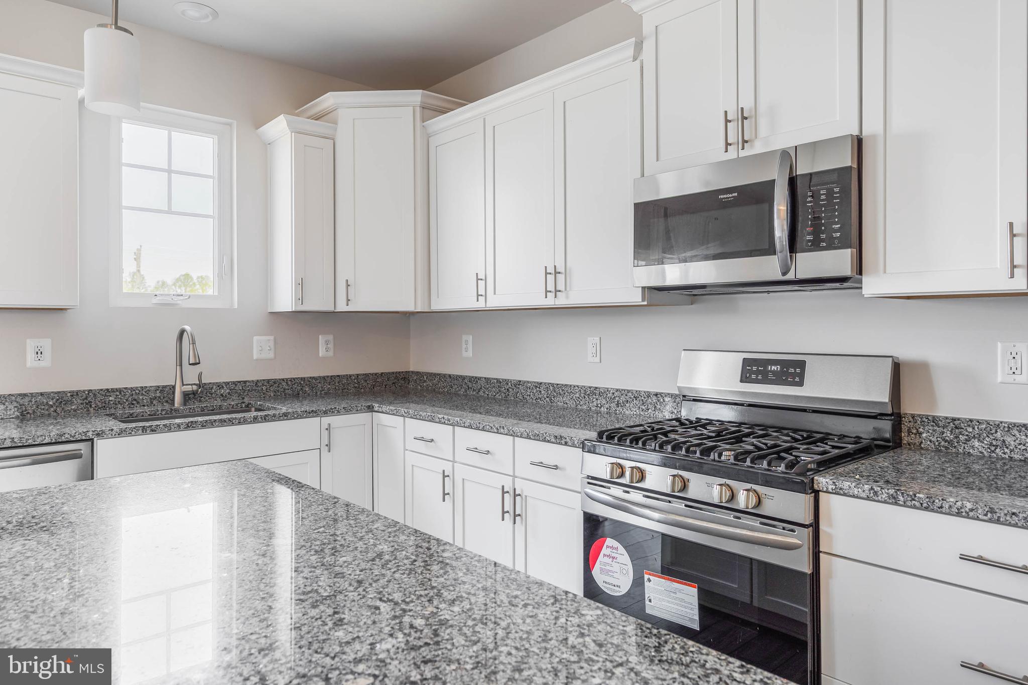 PLANTATION LAKES - Residential Lease