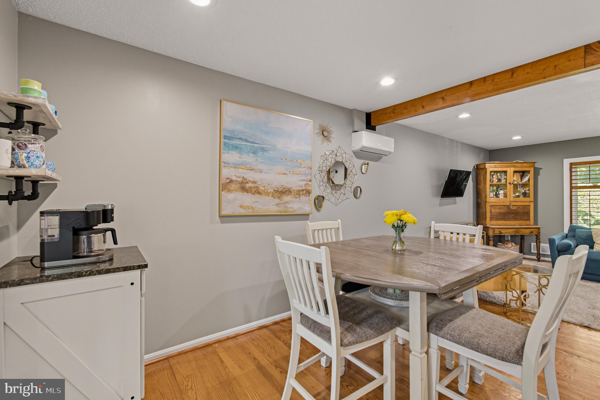SUNRISE BEACH - Residential