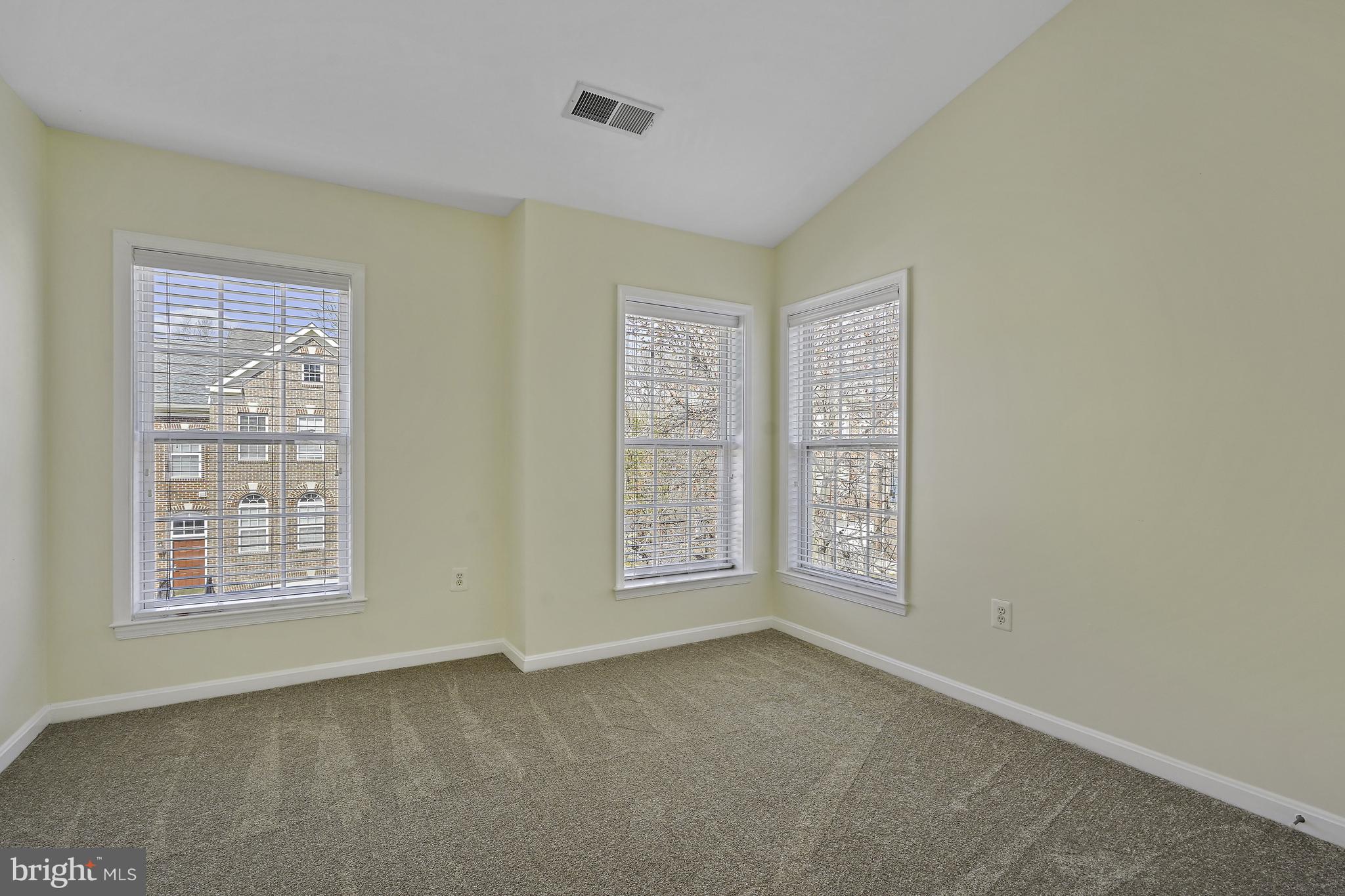 GUNSTON COMMONS - Residential Lease
