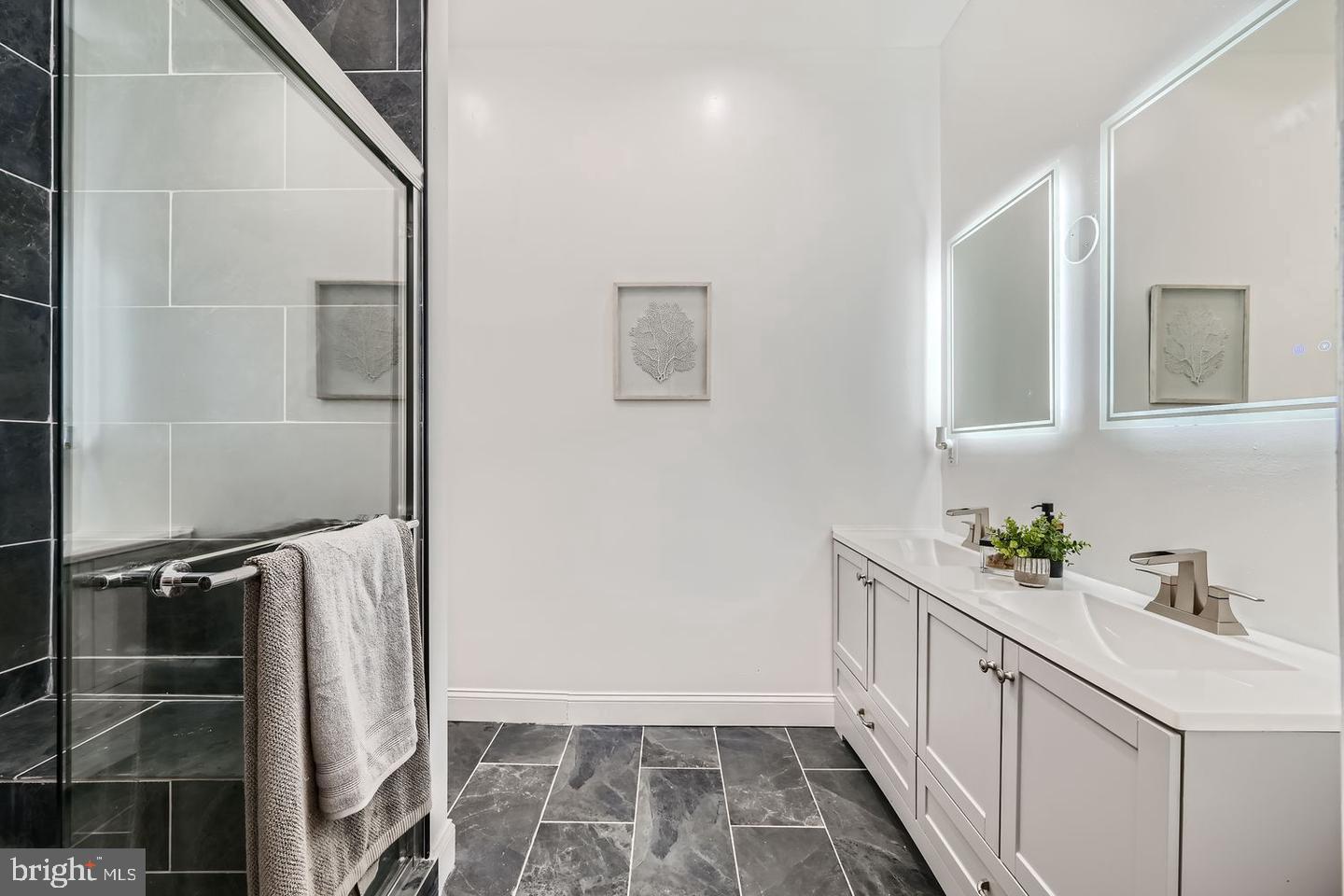 JOHNSTON SQUARE - Residential