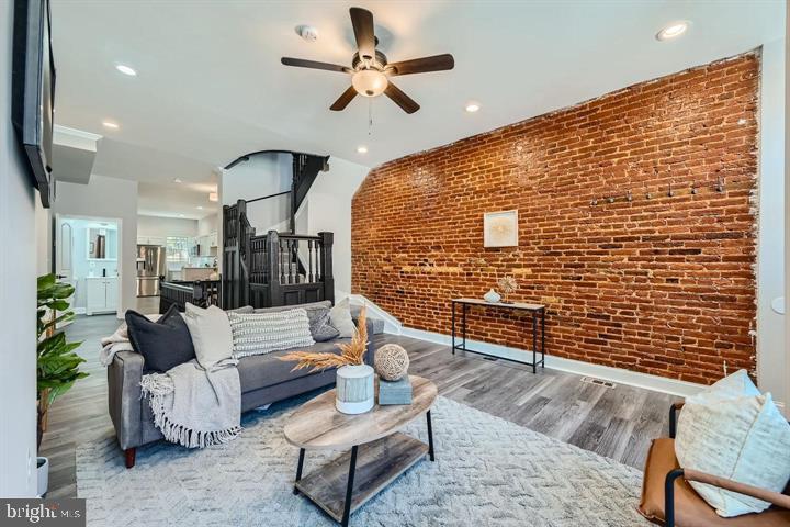 JOHNSTON SQUARE - Residential