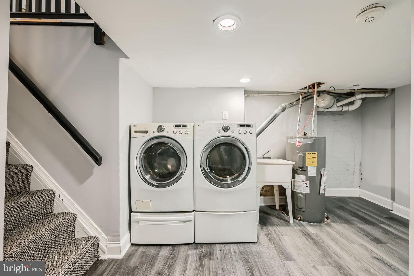 JOHNSTON SQUARE - Residential