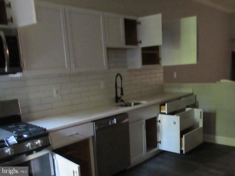 JOHNSTON SQUARE - Residential