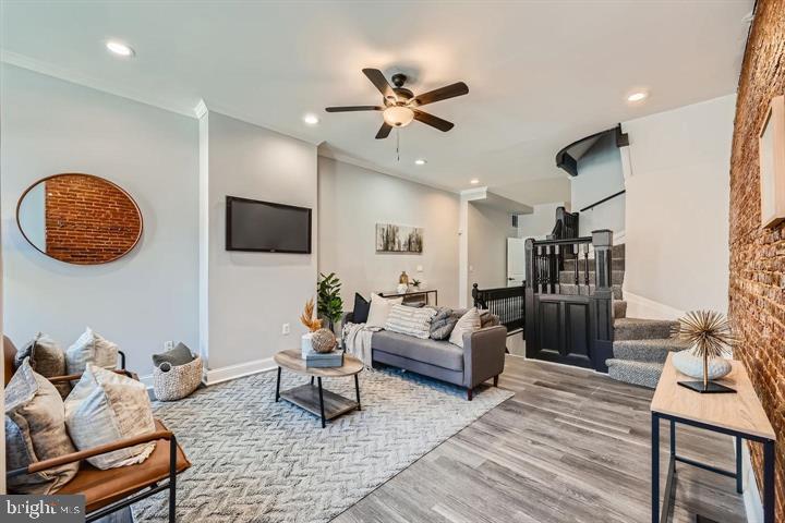 JOHNSTON SQUARE - Residential