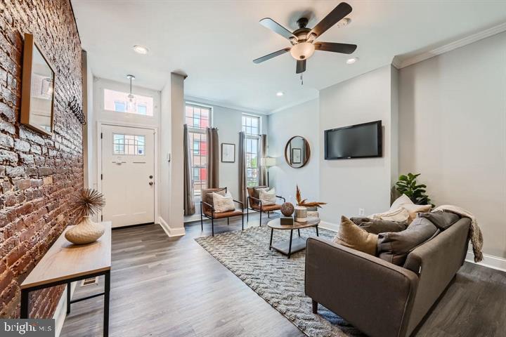 JOHNSTON SQUARE - Residential