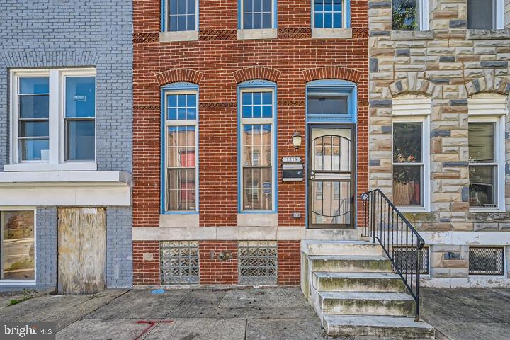 JOHNSTON SQUARE - Residential
