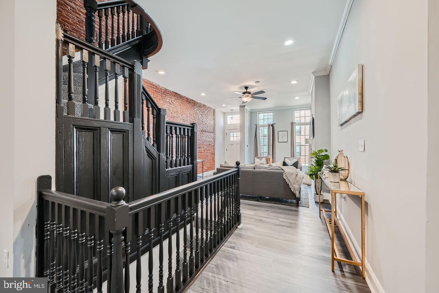 JOHNSTON SQUARE - Residential