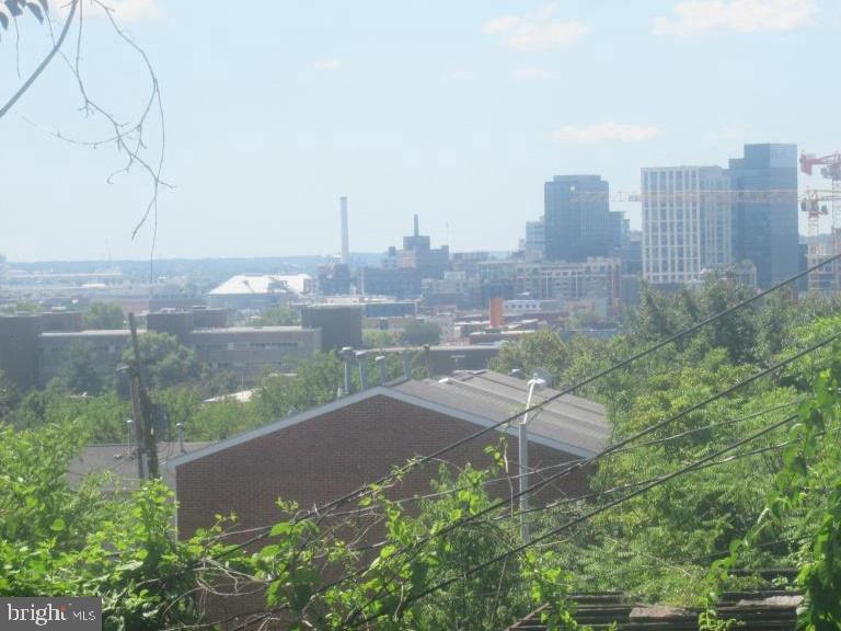 JOHNSTON SQUARE - Residential