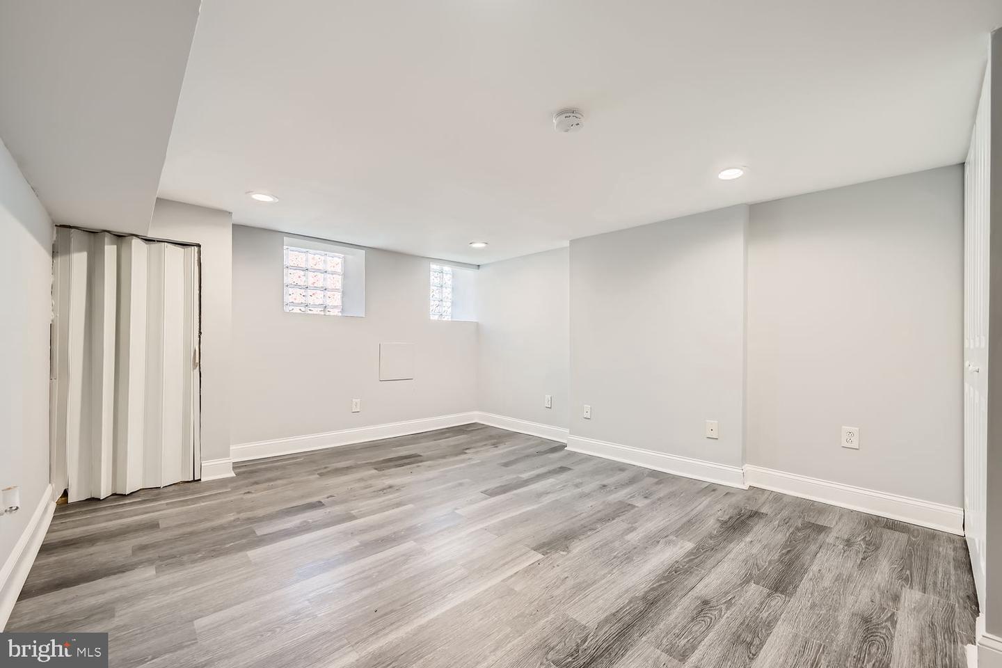 JOHNSTON SQUARE - Residential
