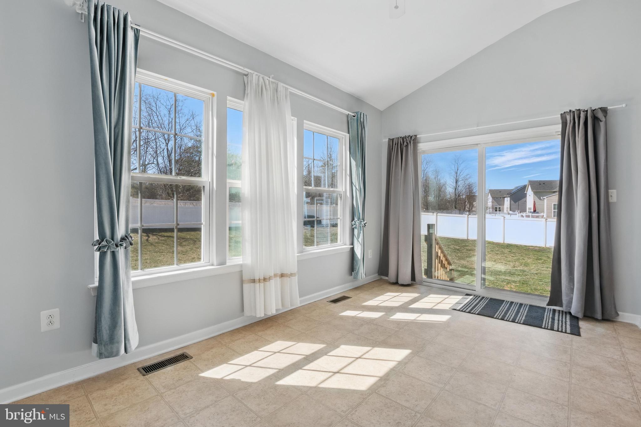 WASHINGTON OVERLOOK - Residential