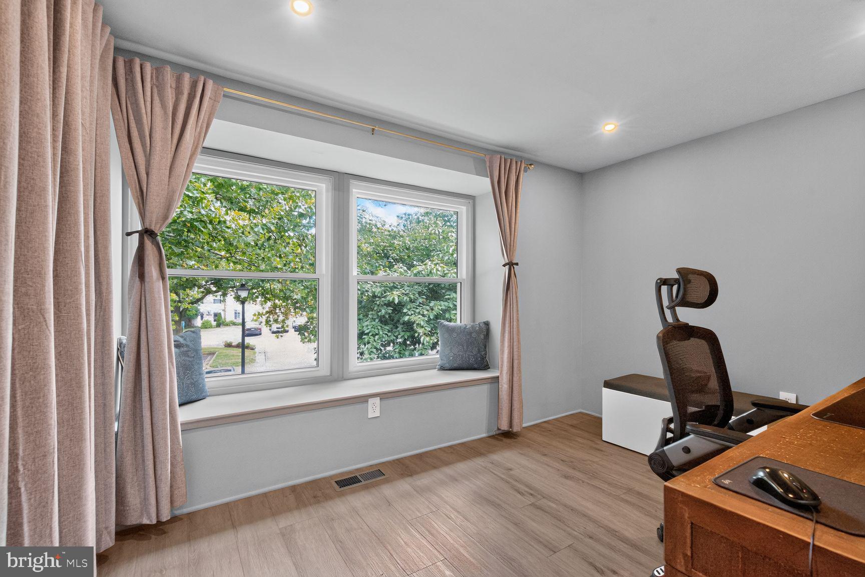 CHESTNUT HILLS - Residential