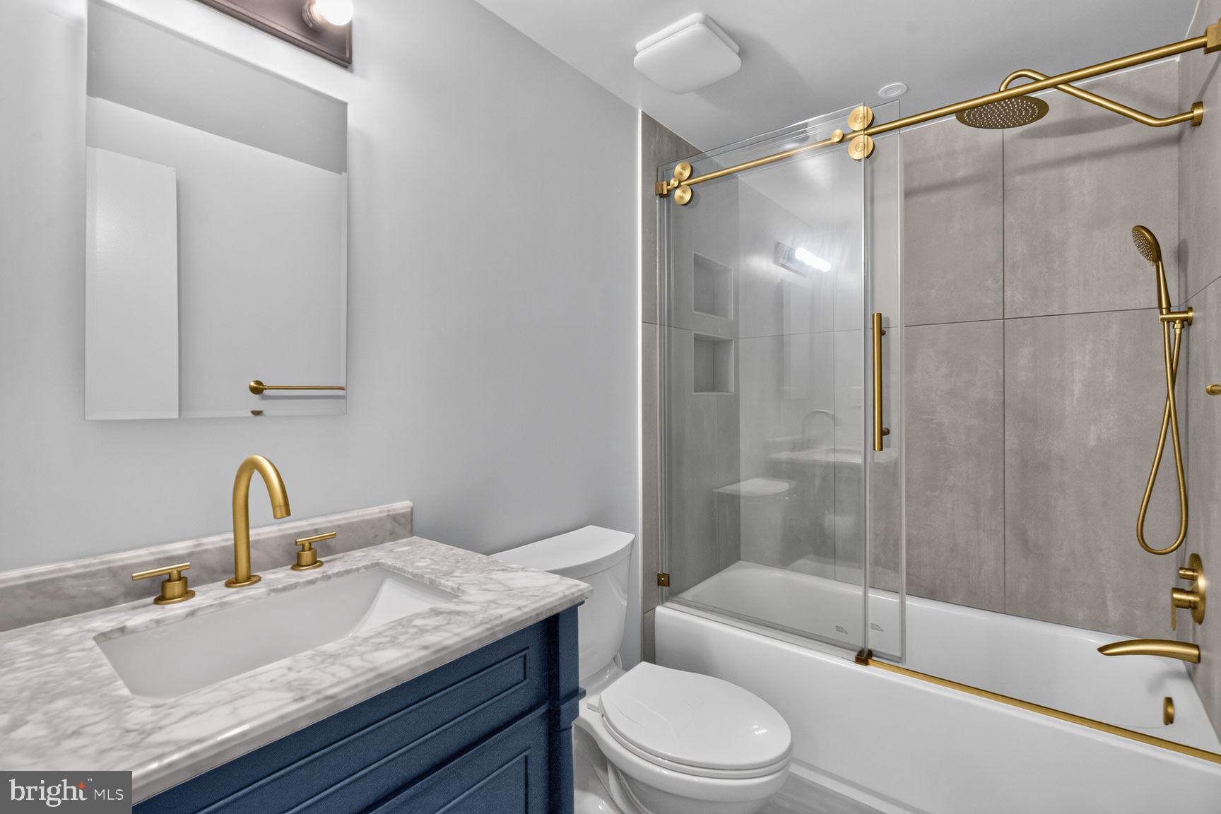 CHESTNUT HILLS - Residential