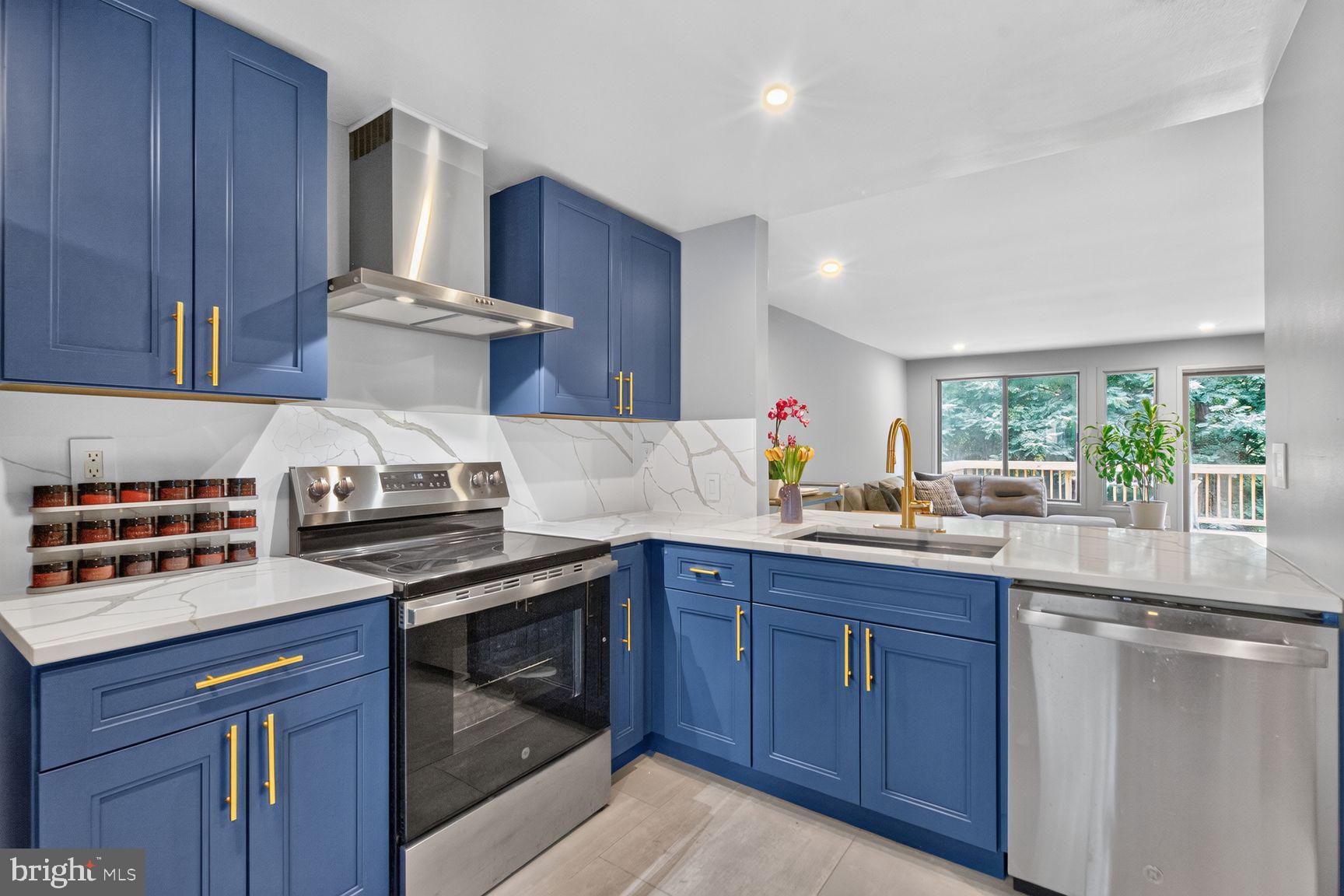 CHESTNUT HILLS - Residential
