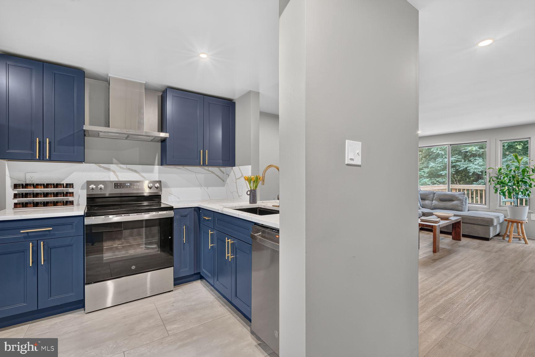 CHESTNUT HILLS - Residential