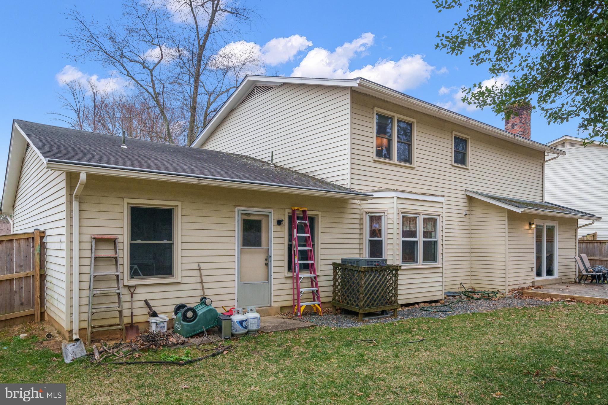 LONGWOOD KNOLLS - Residential