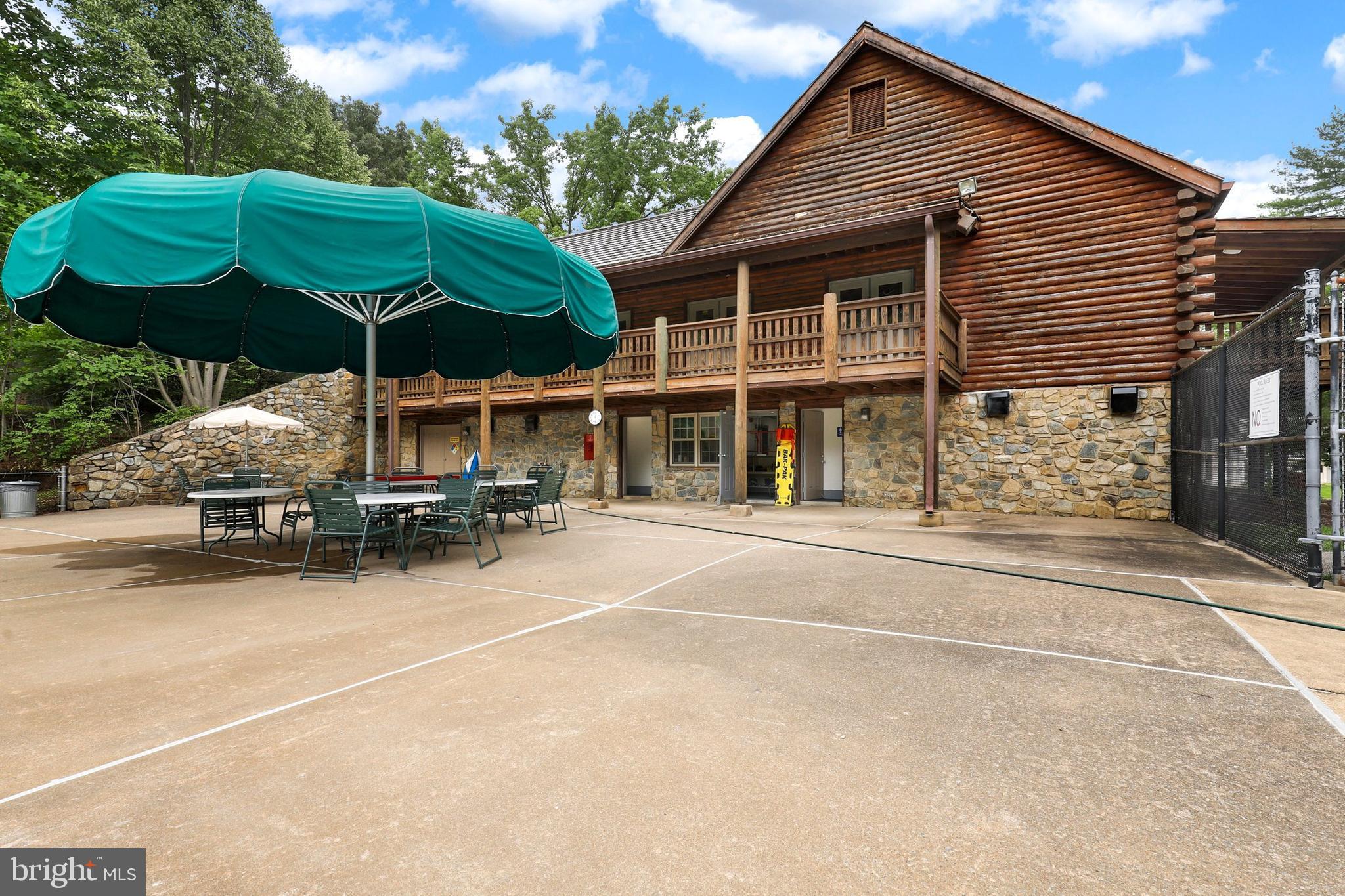LONGWOOD KNOLLS - Residential