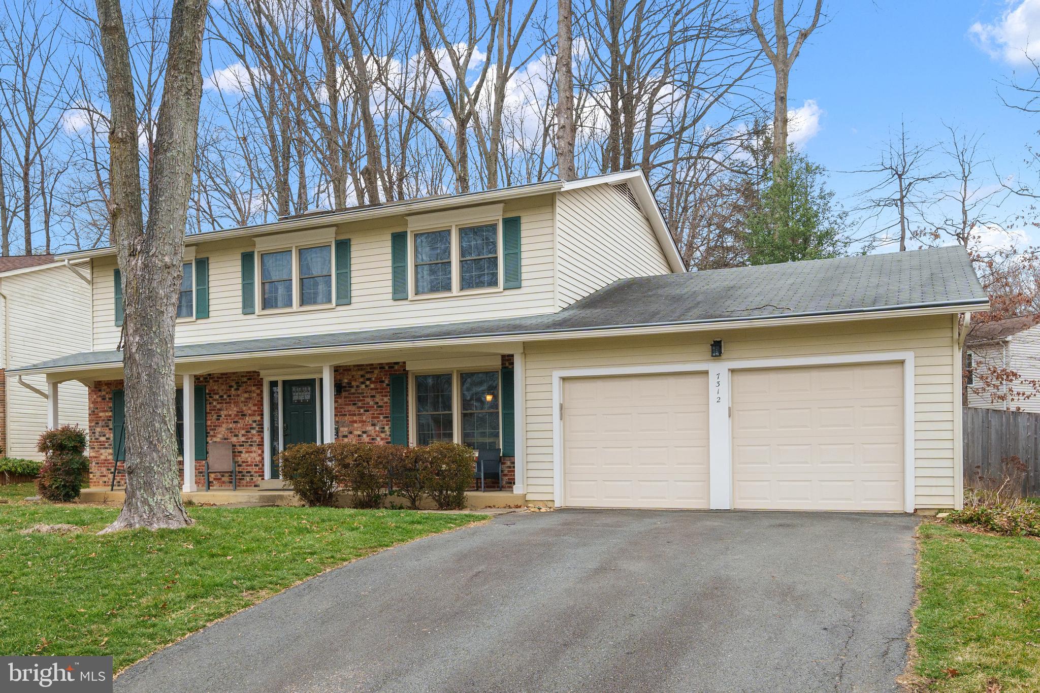 LONGWOOD KNOLLS - Residential
