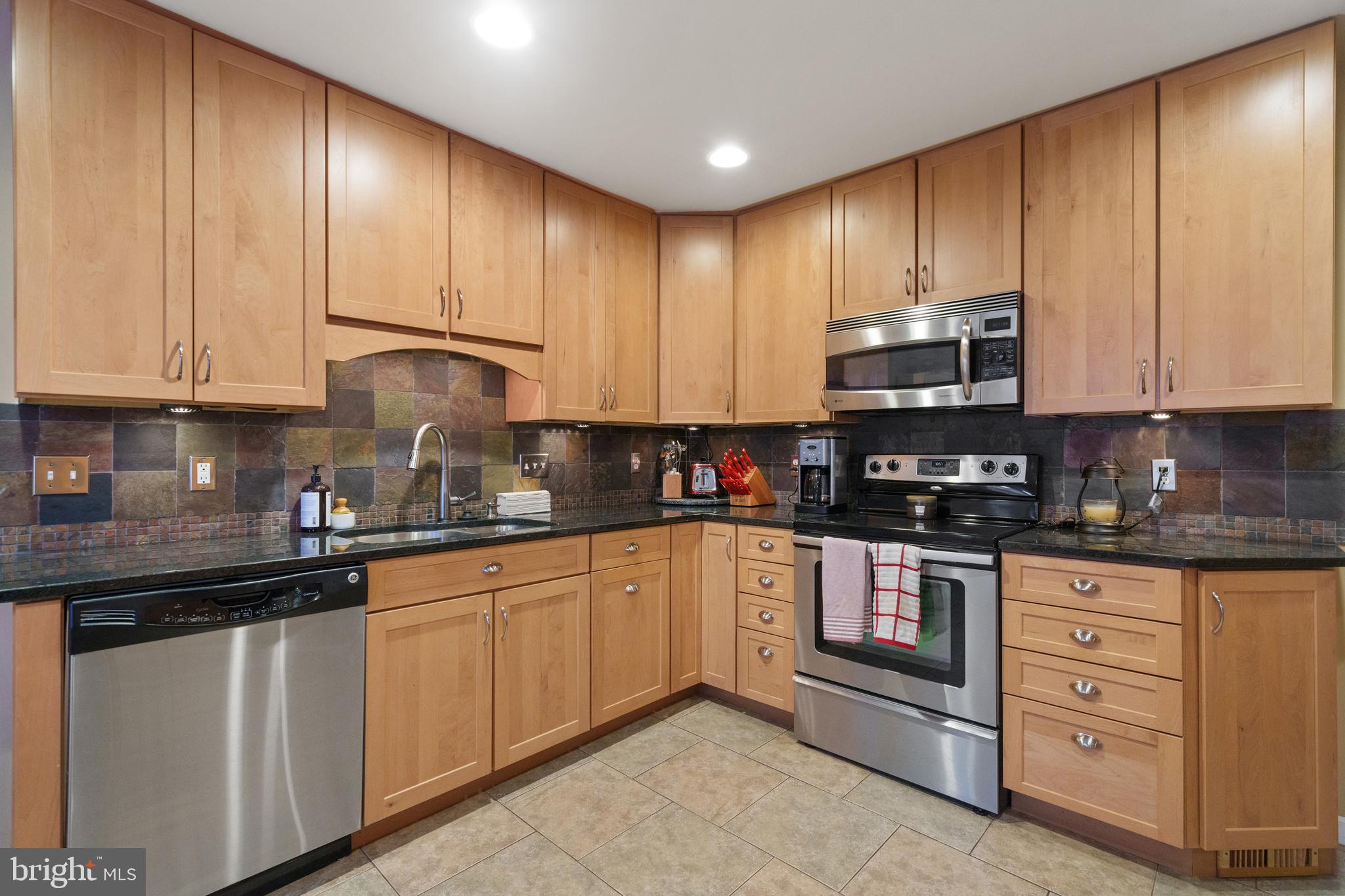 LONGWOOD KNOLLS - Residential