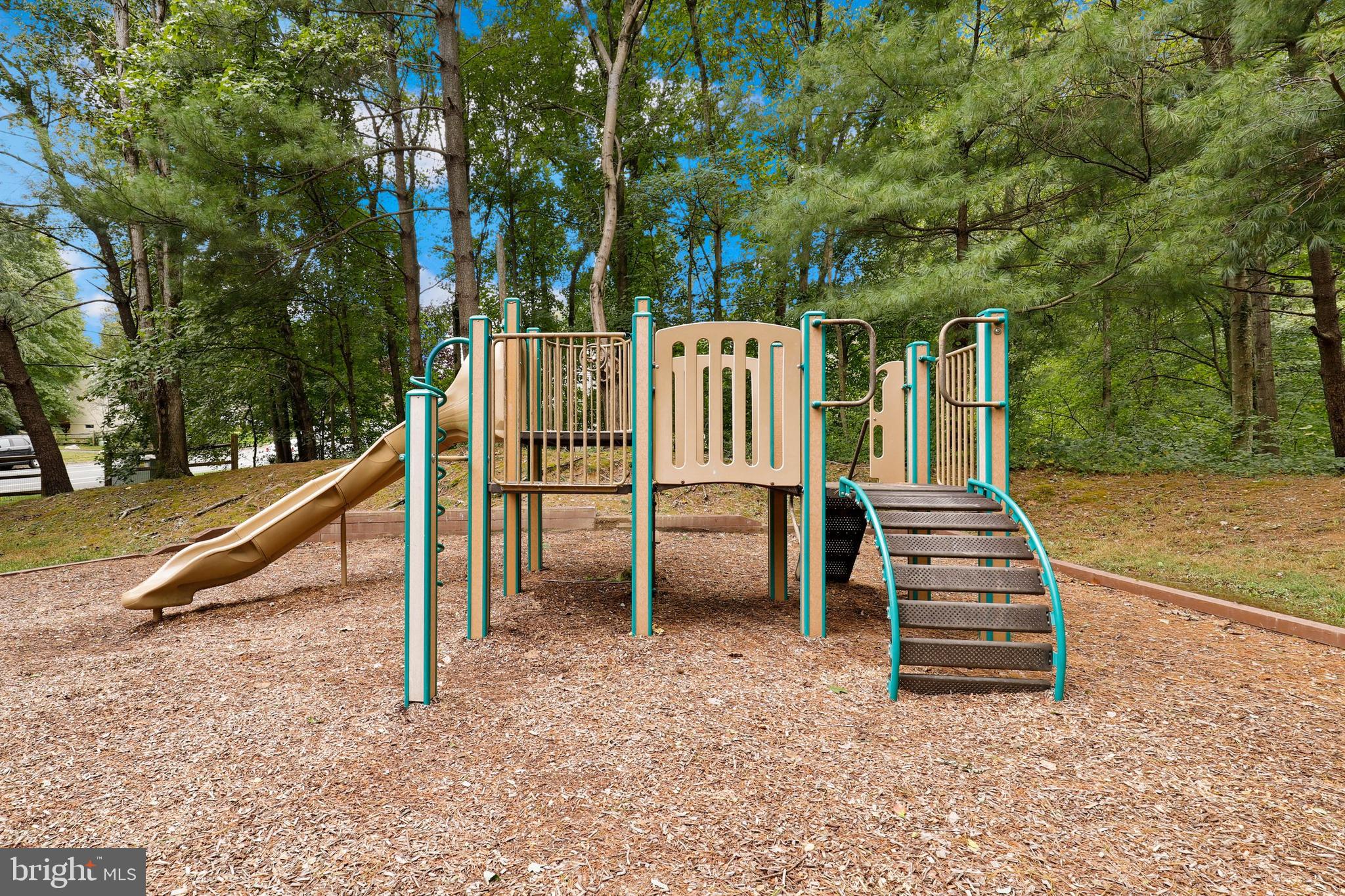 LONGWOOD KNOLLS - Residential