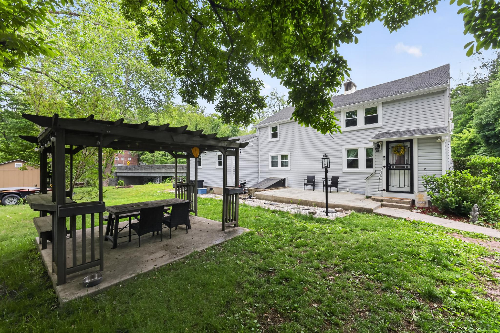 COLONIAL PARK - Residential