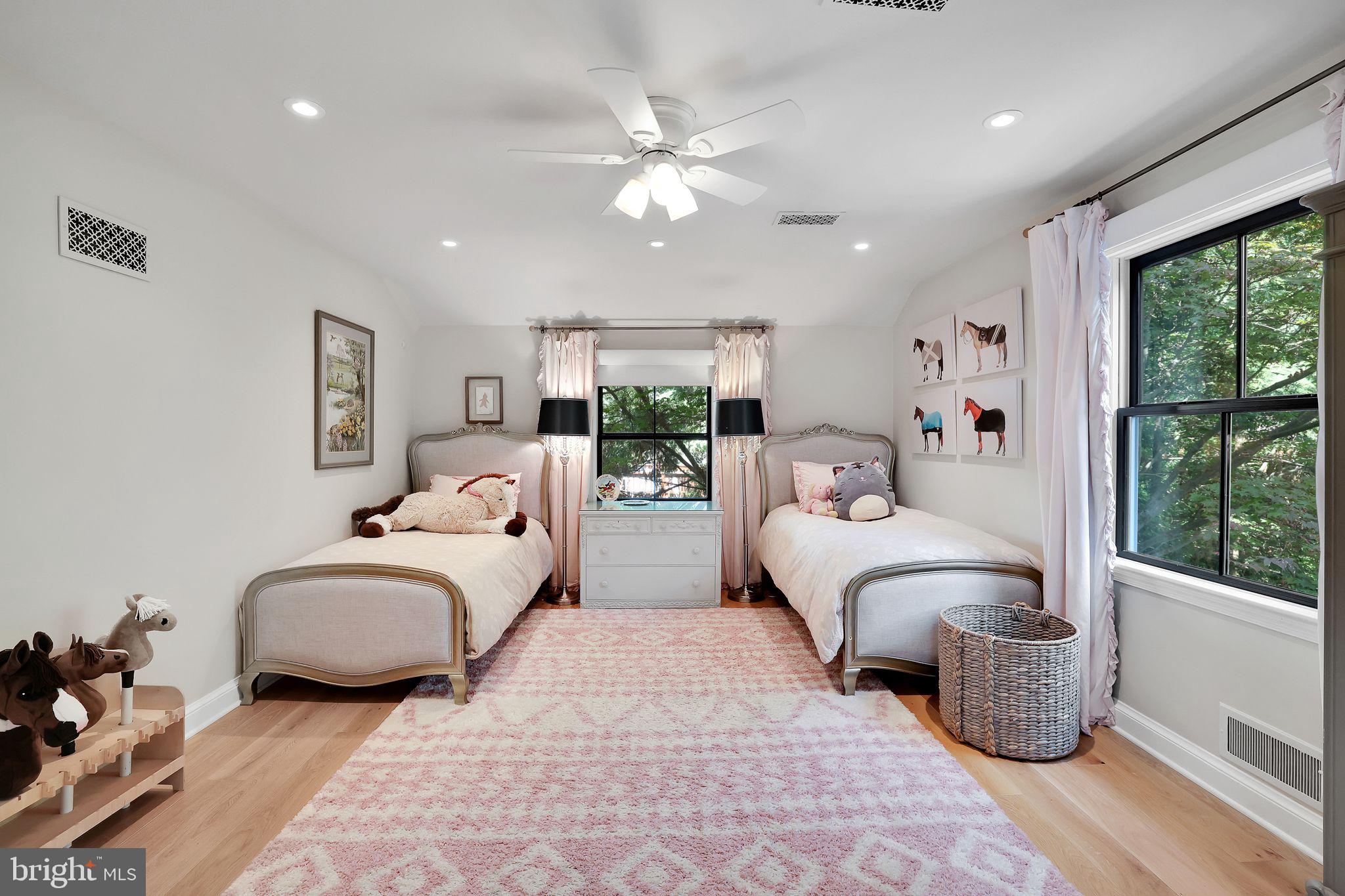 CLEVELAND PARK - Residential