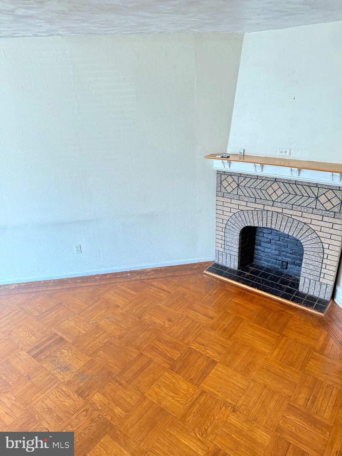 ROXBOROUGH - Residential