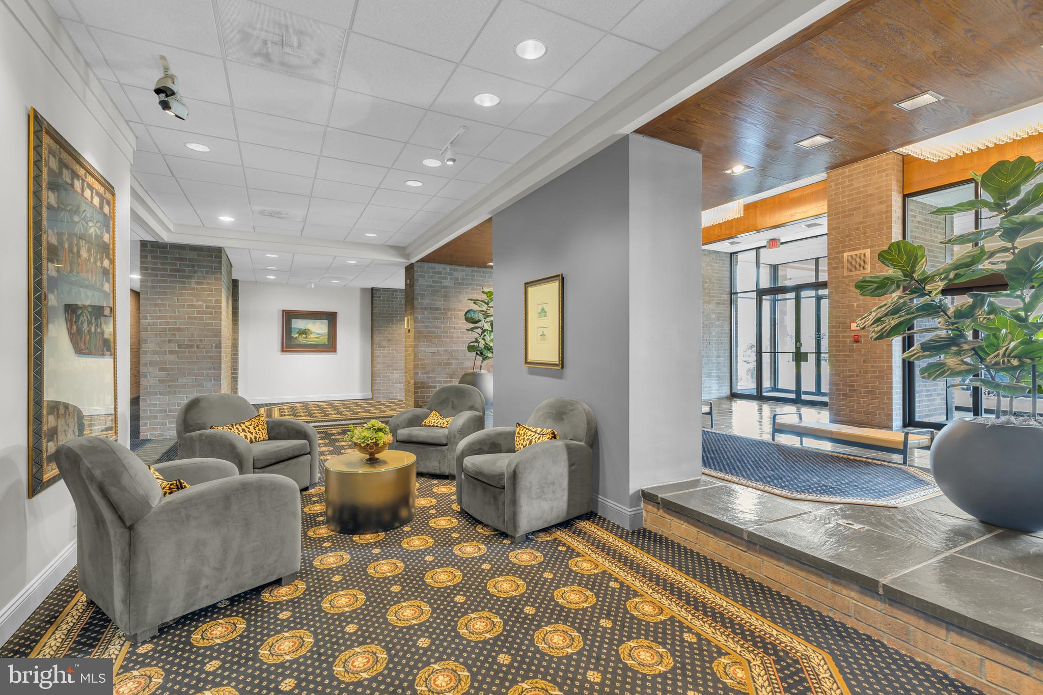 REGENCY AT MCLEAN - Residential