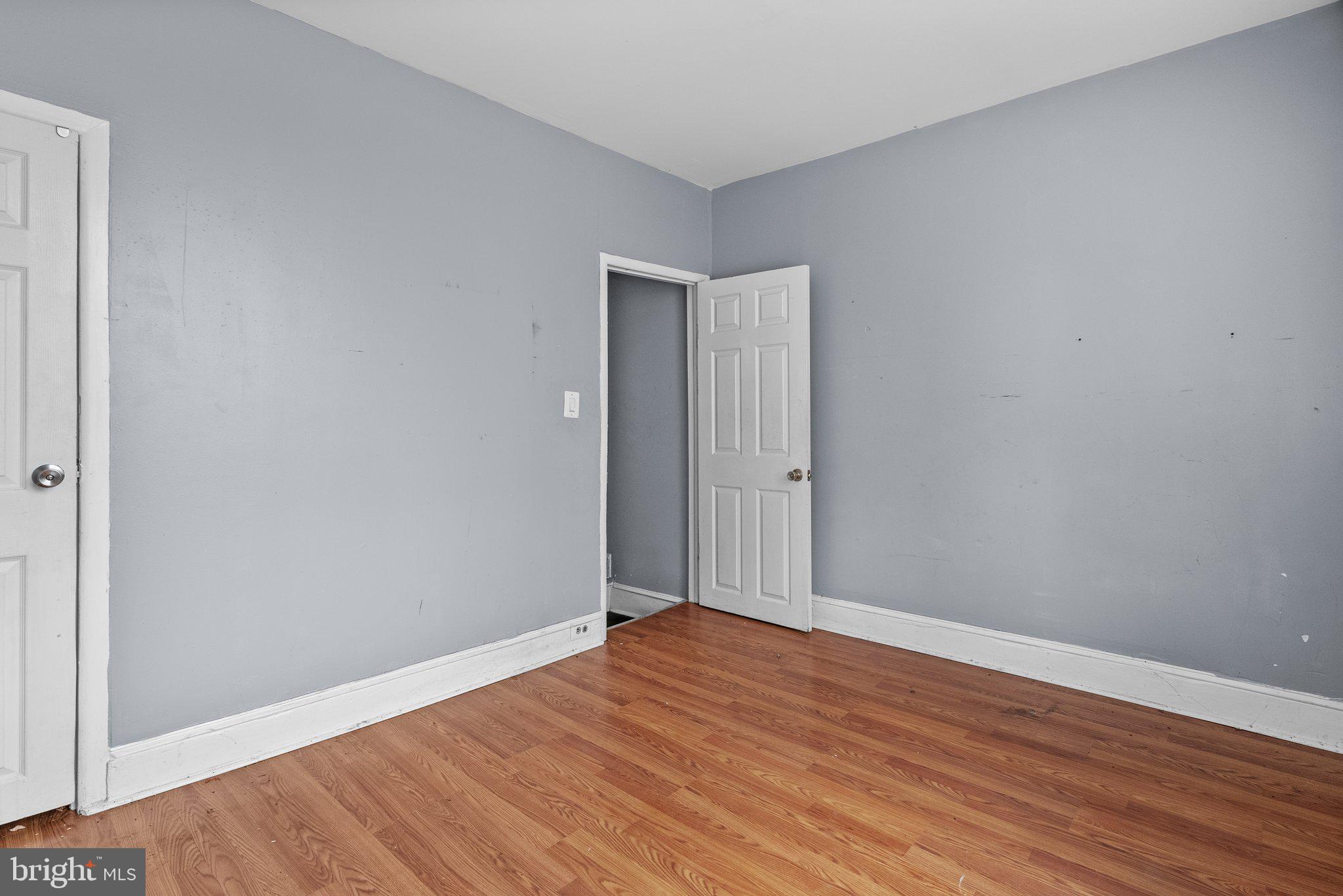 EAST KENSINGTON - Residential