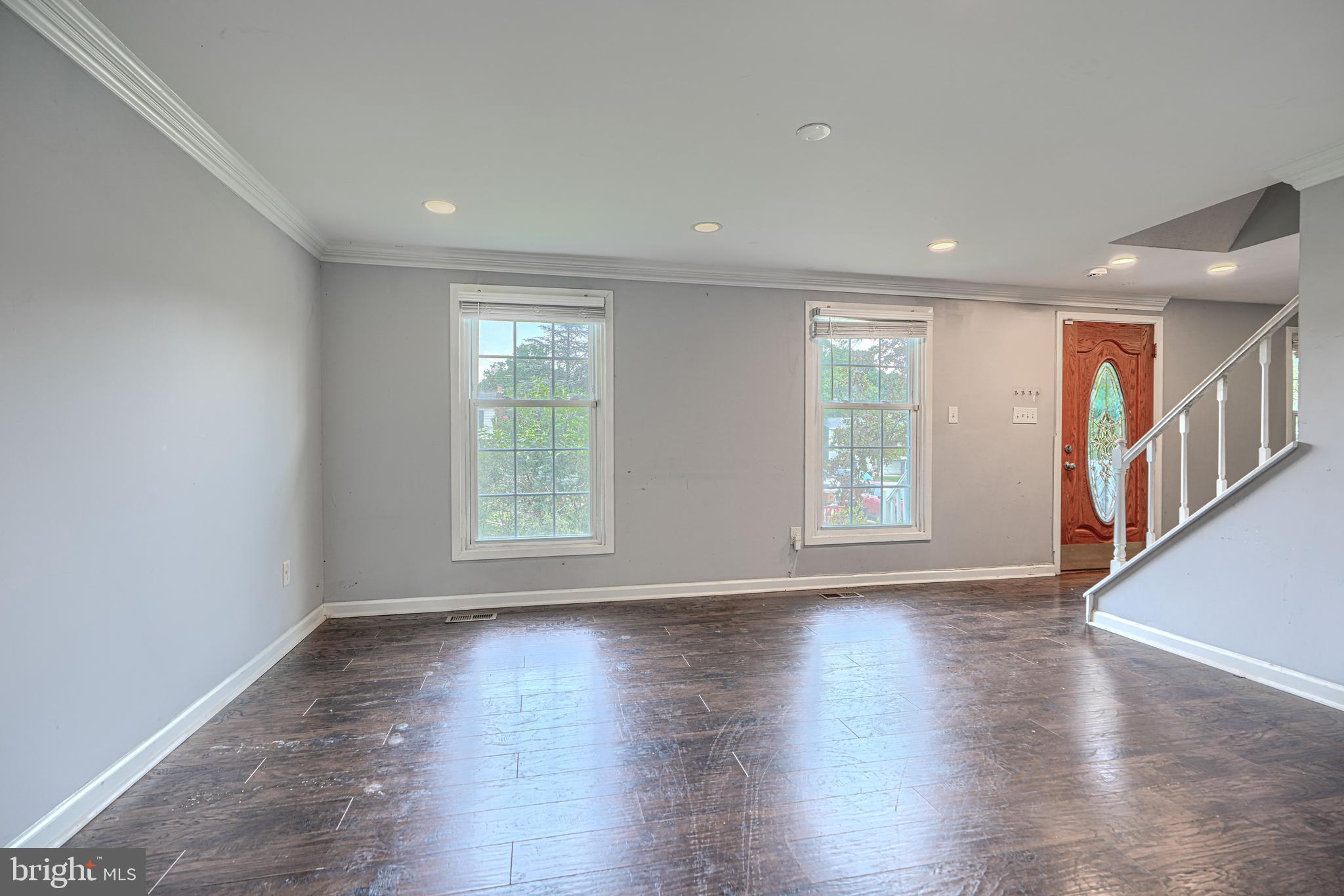 HALLFIELD MANOR - Residential
