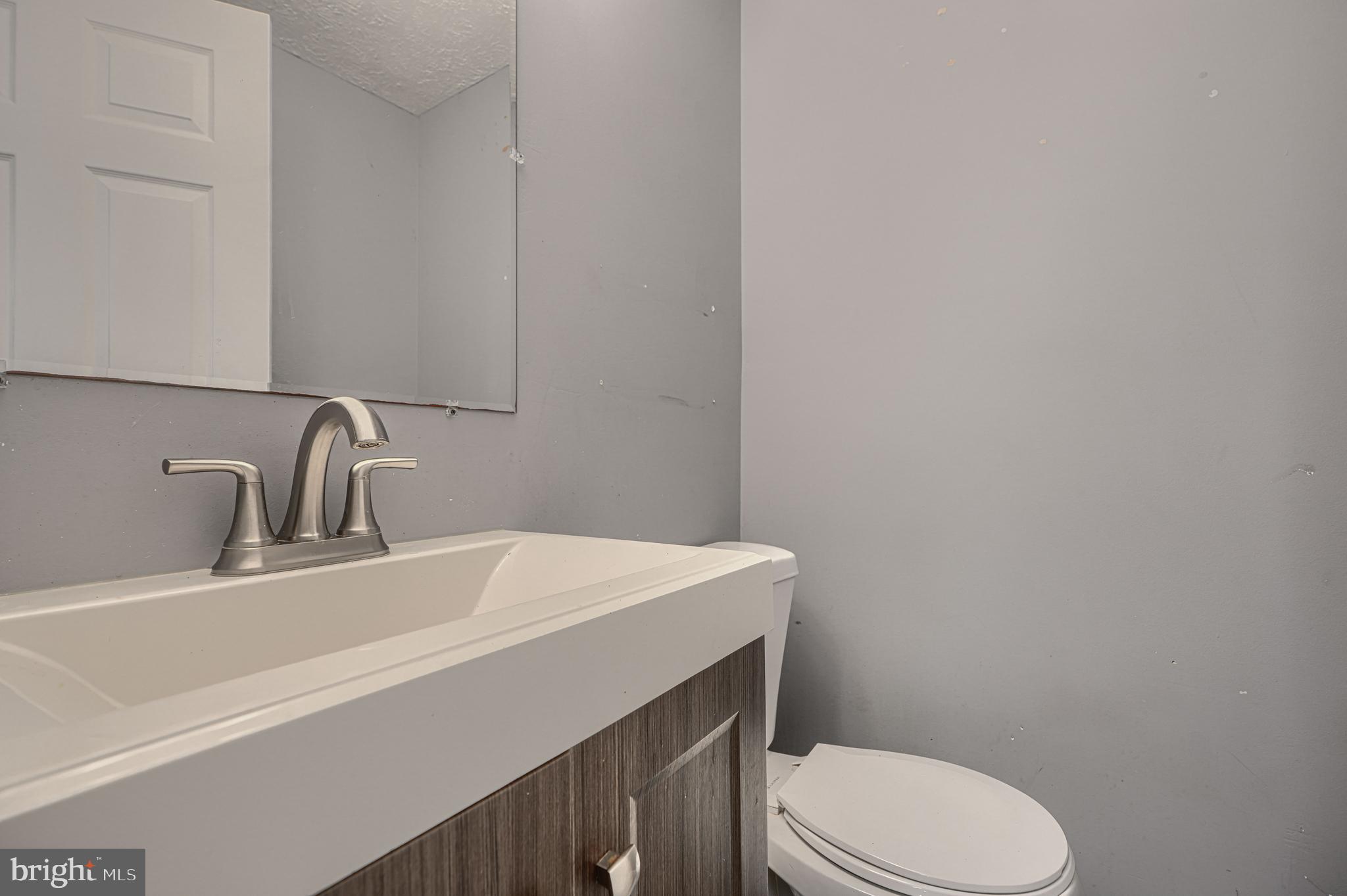 HALLFIELD MANOR - Residential