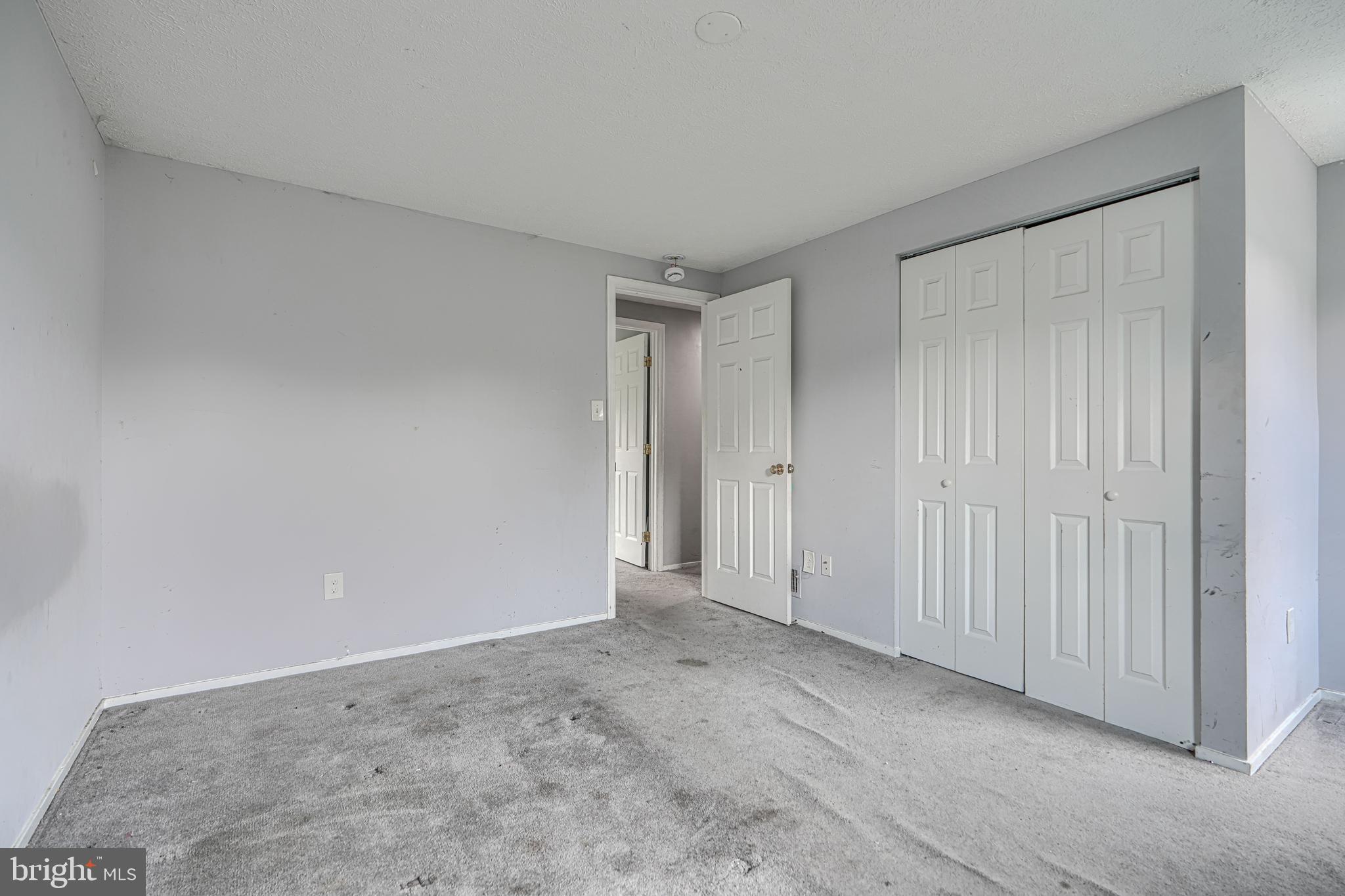 HALLFIELD MANOR - Residential