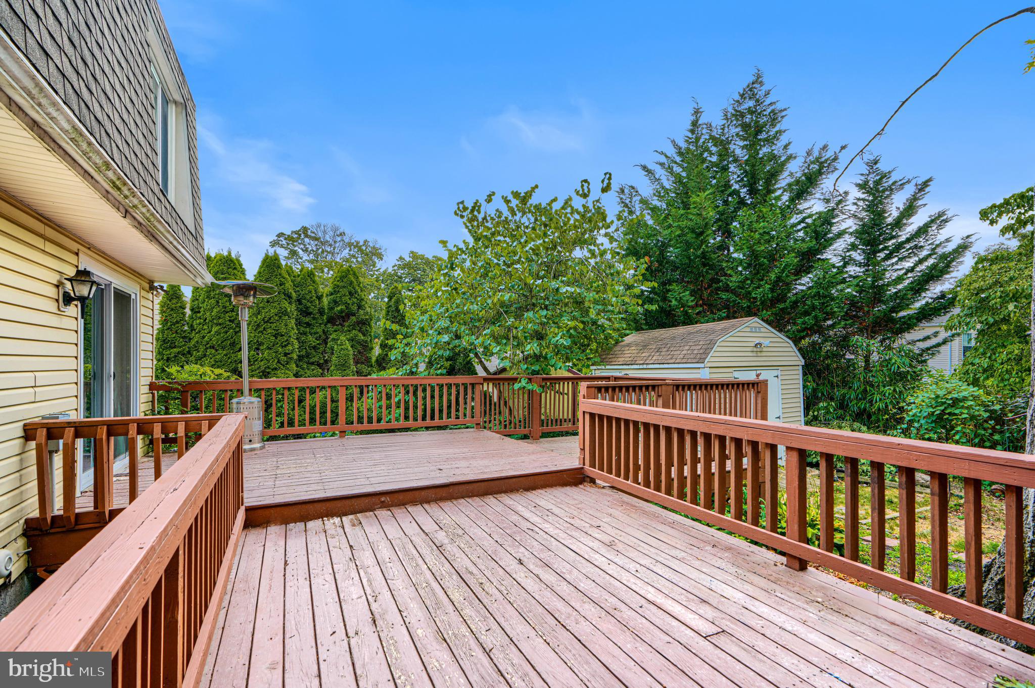 HALLFIELD MANOR - Residential