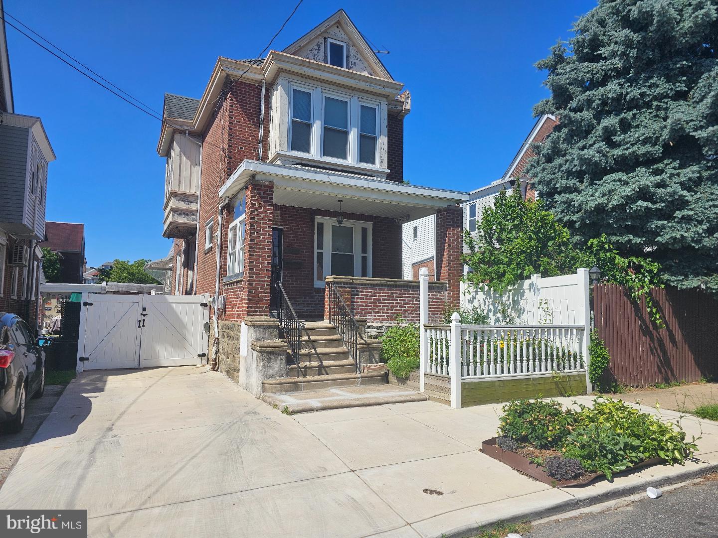 LAWNDALE - Residential