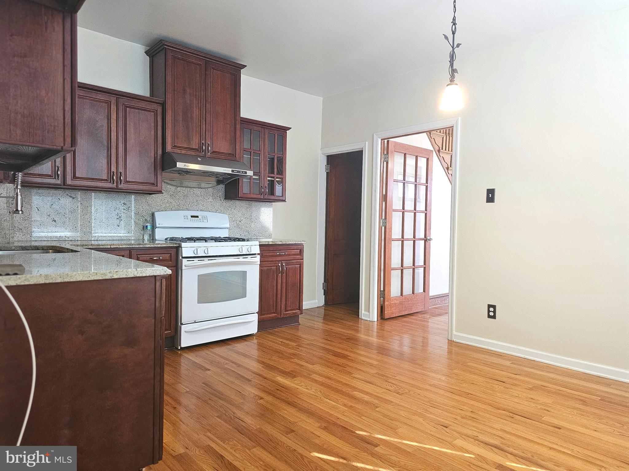 LAWNDALE - Residential