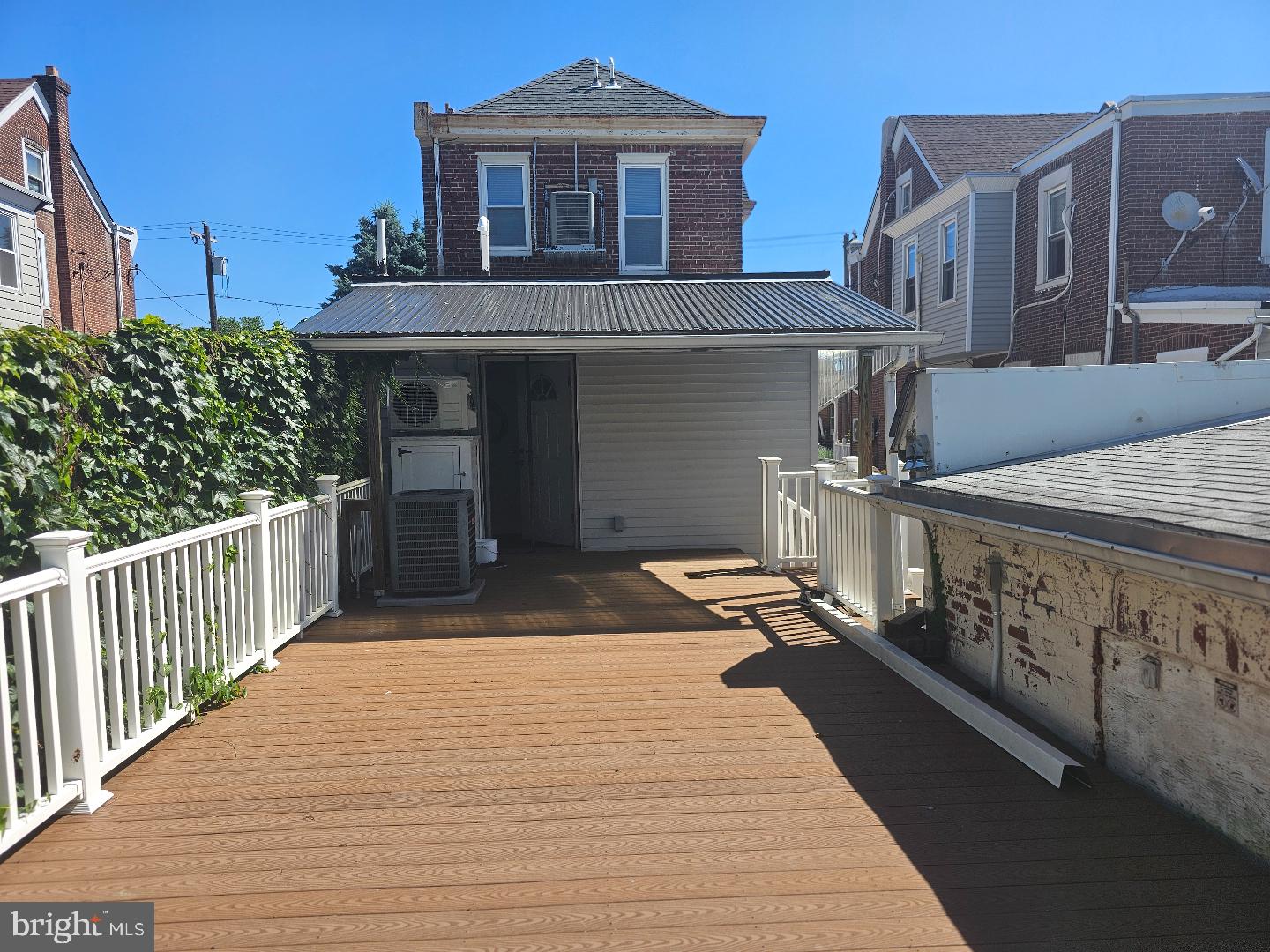 LAWNDALE - Residential