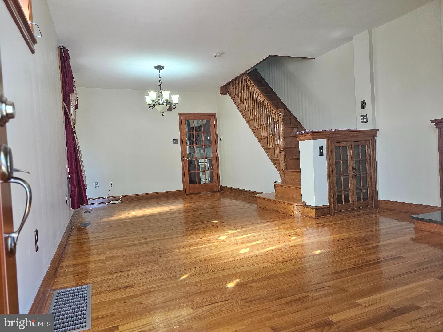 LAWNDALE - Residential