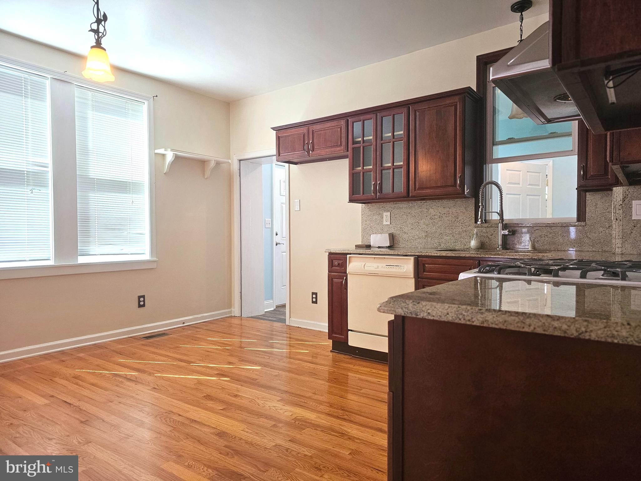 LAWNDALE - Residential