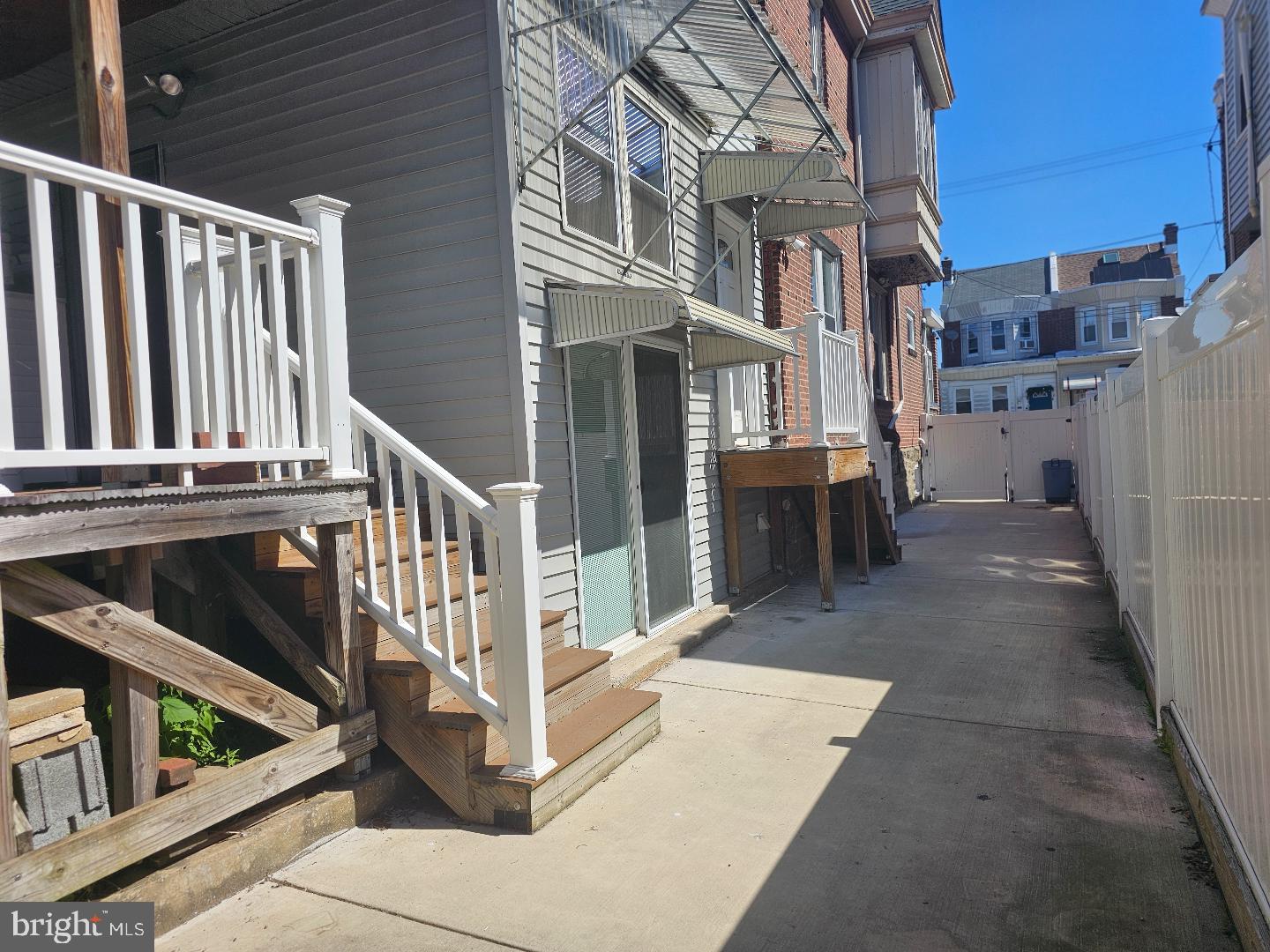 LAWNDALE - Residential
