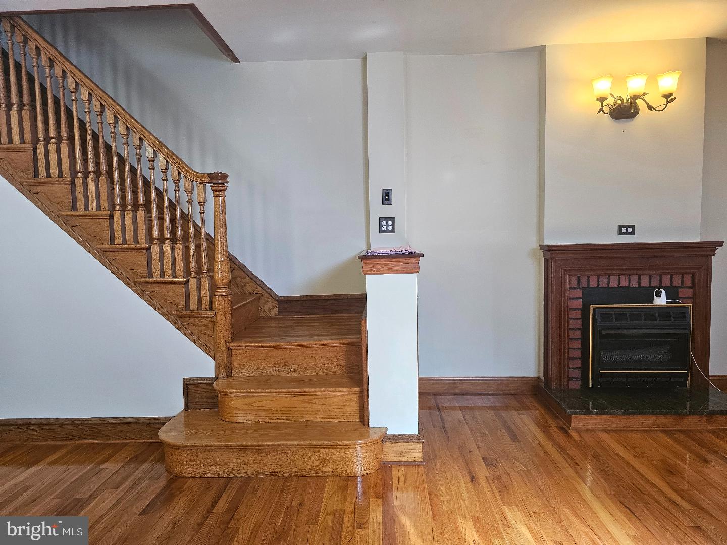 LAWNDALE - Residential
