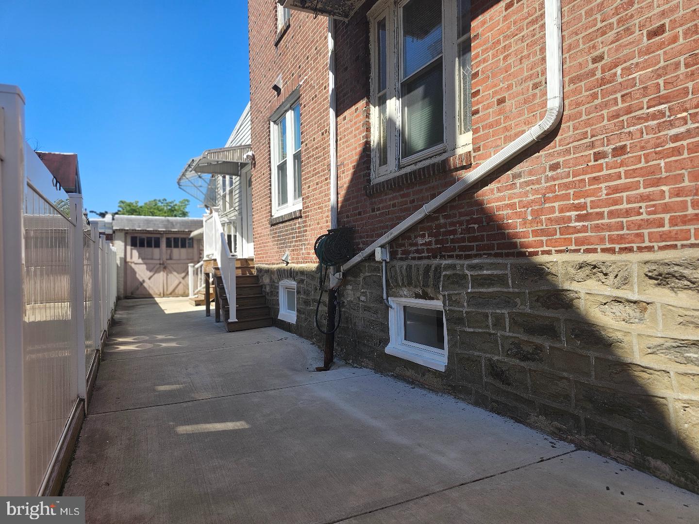 LAWNDALE - Residential