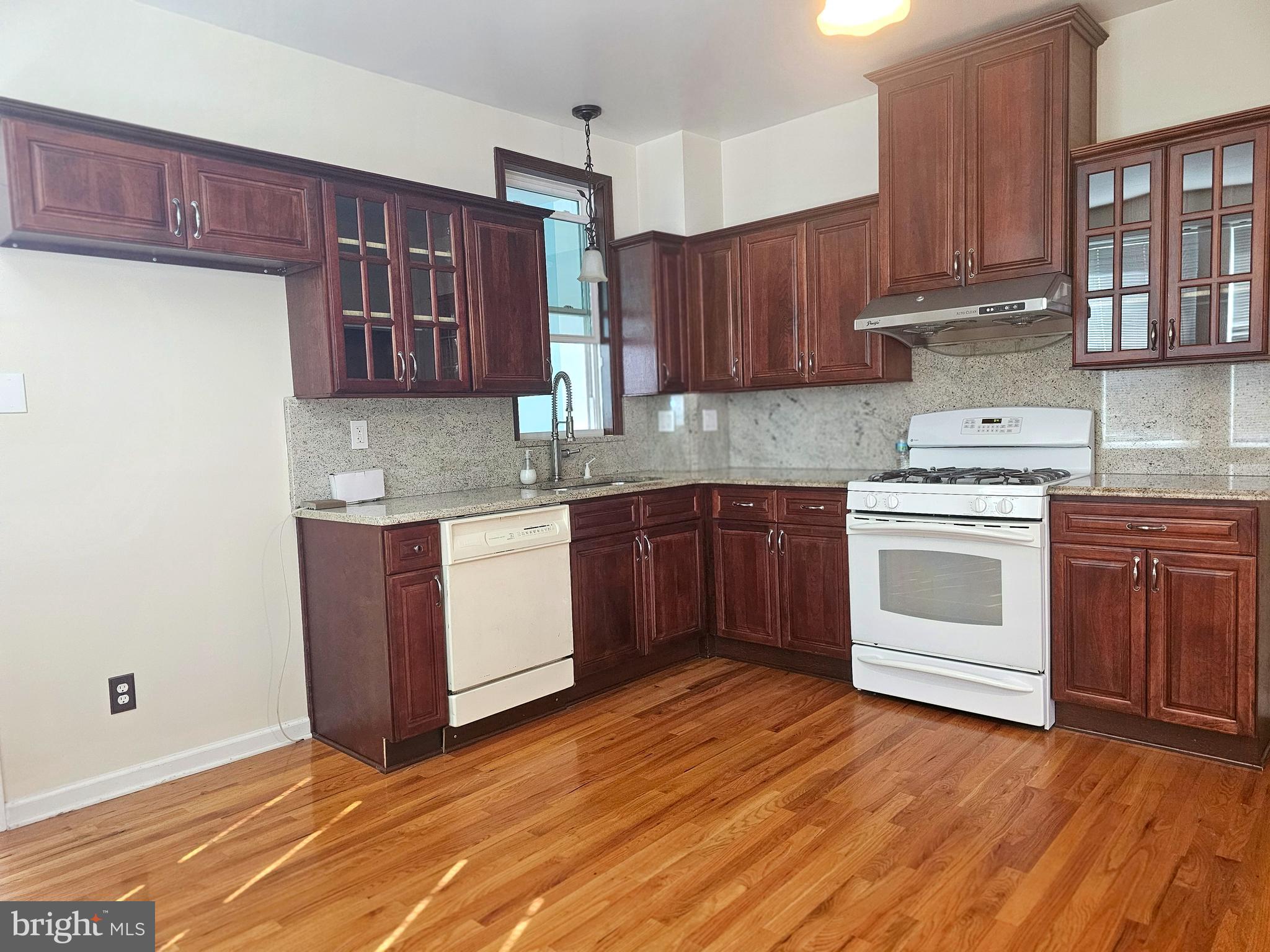 LAWNDALE - Residential